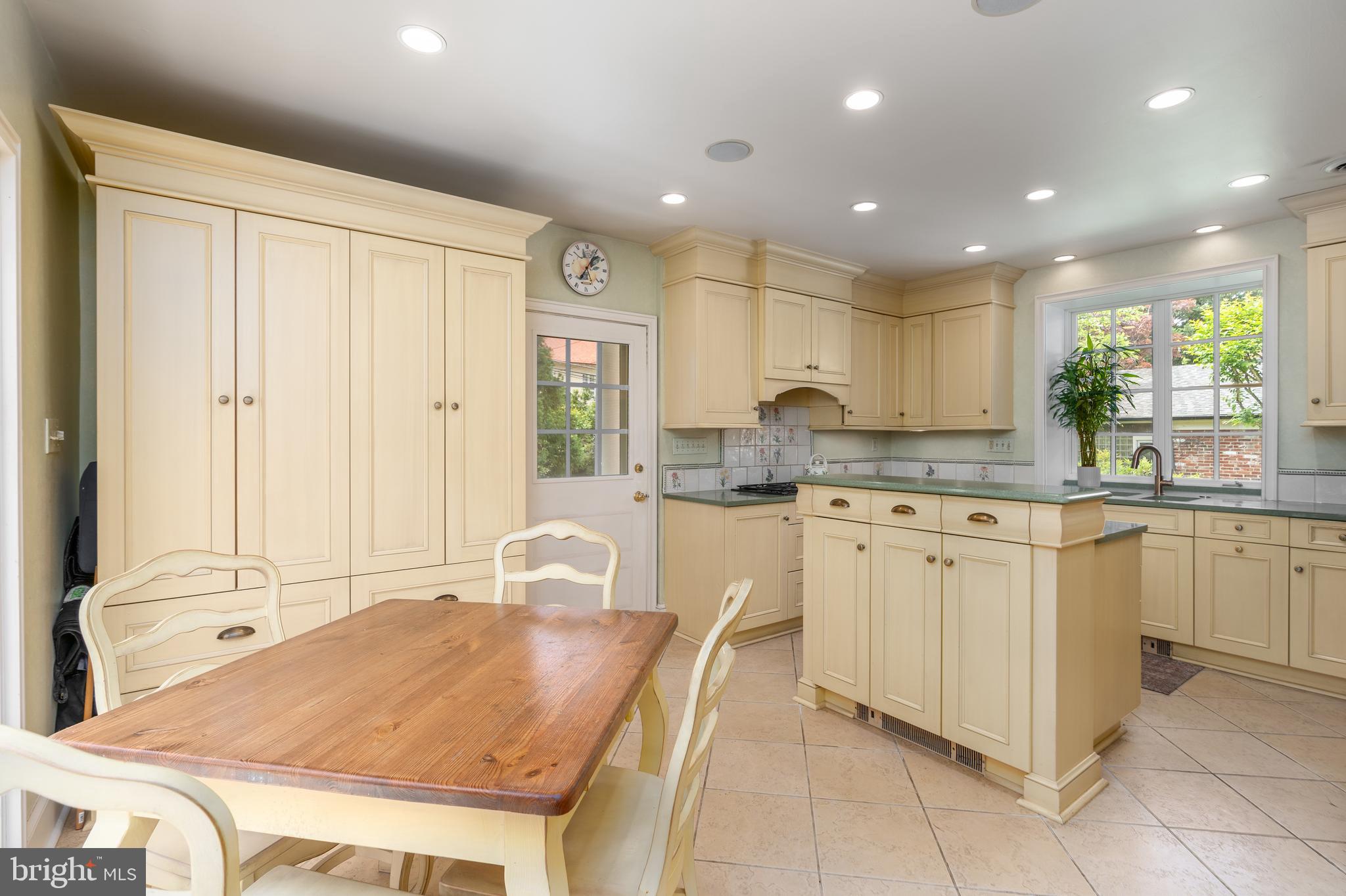 CHEVY CHASE VILLAGE - Residential