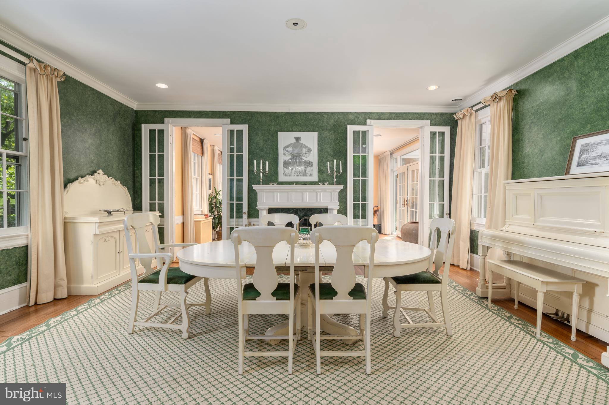 CHEVY CHASE VILLAGE - Residential