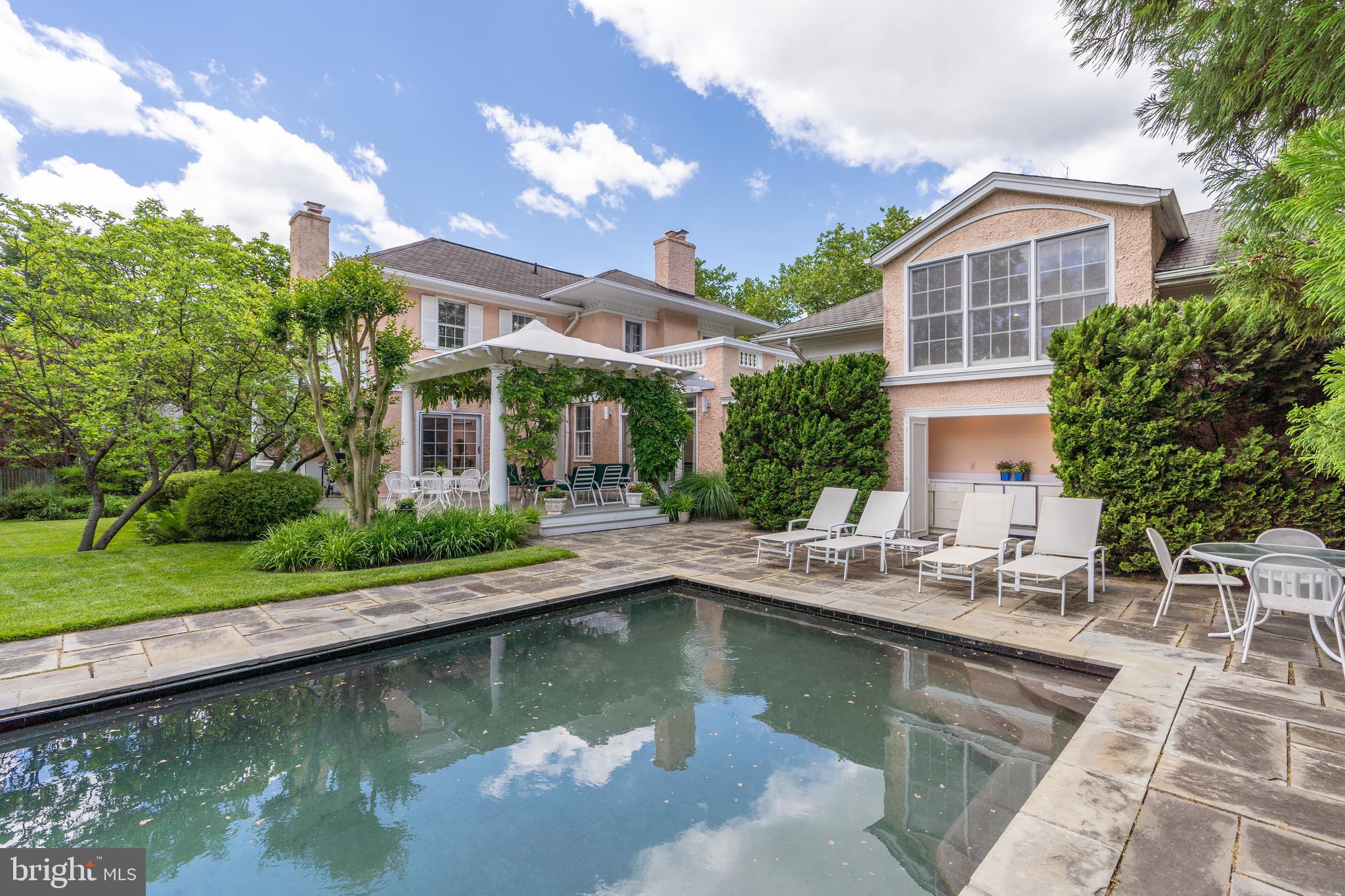 CHEVY CHASE VILLAGE - Residential