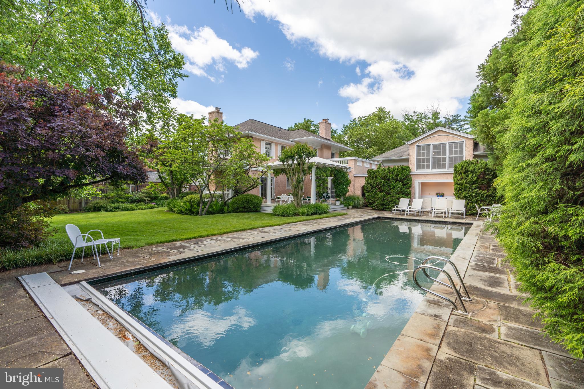 CHEVY CHASE VILLAGE - Residential