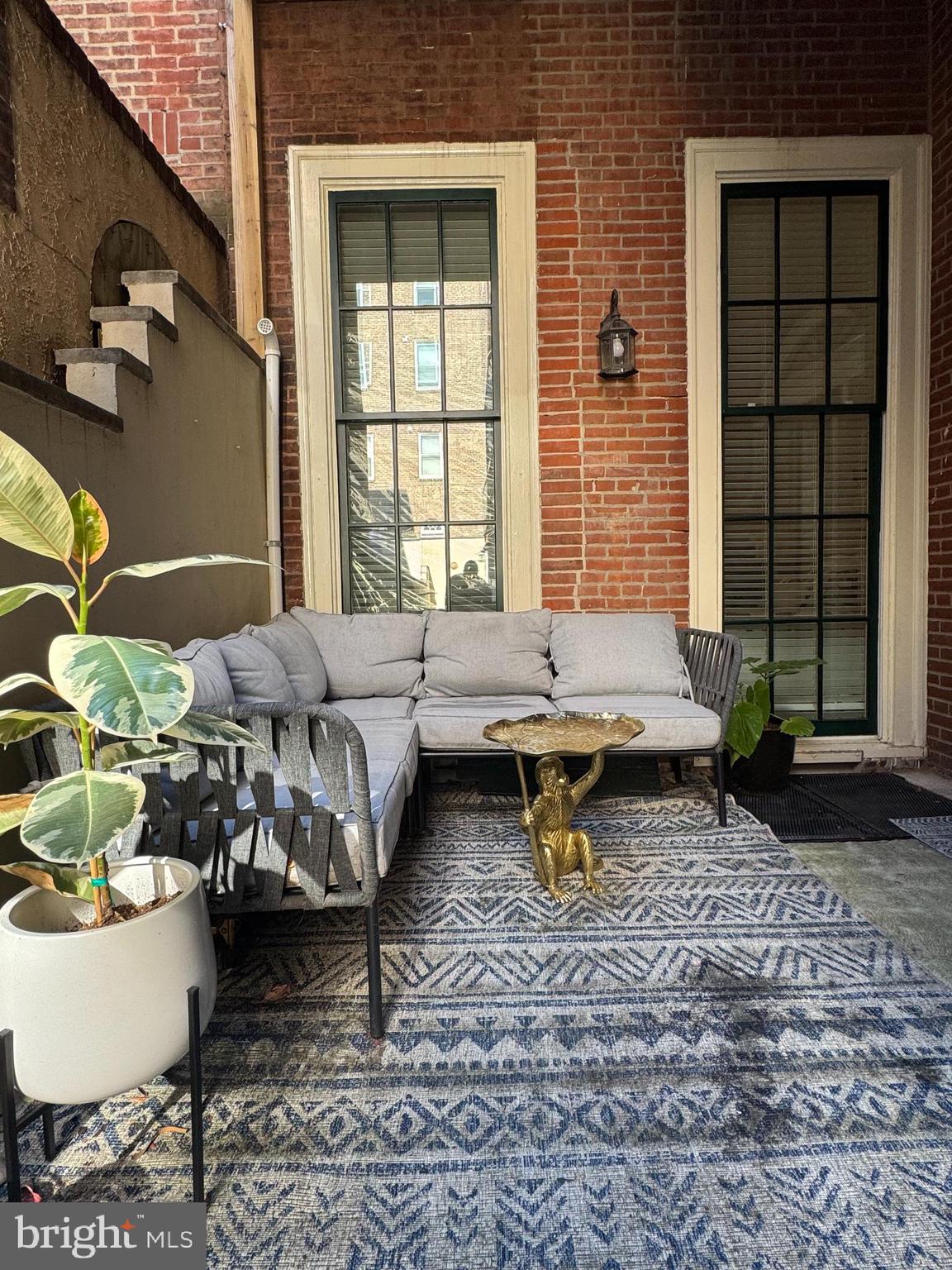 WASHINGTON SQ - Residential Lease