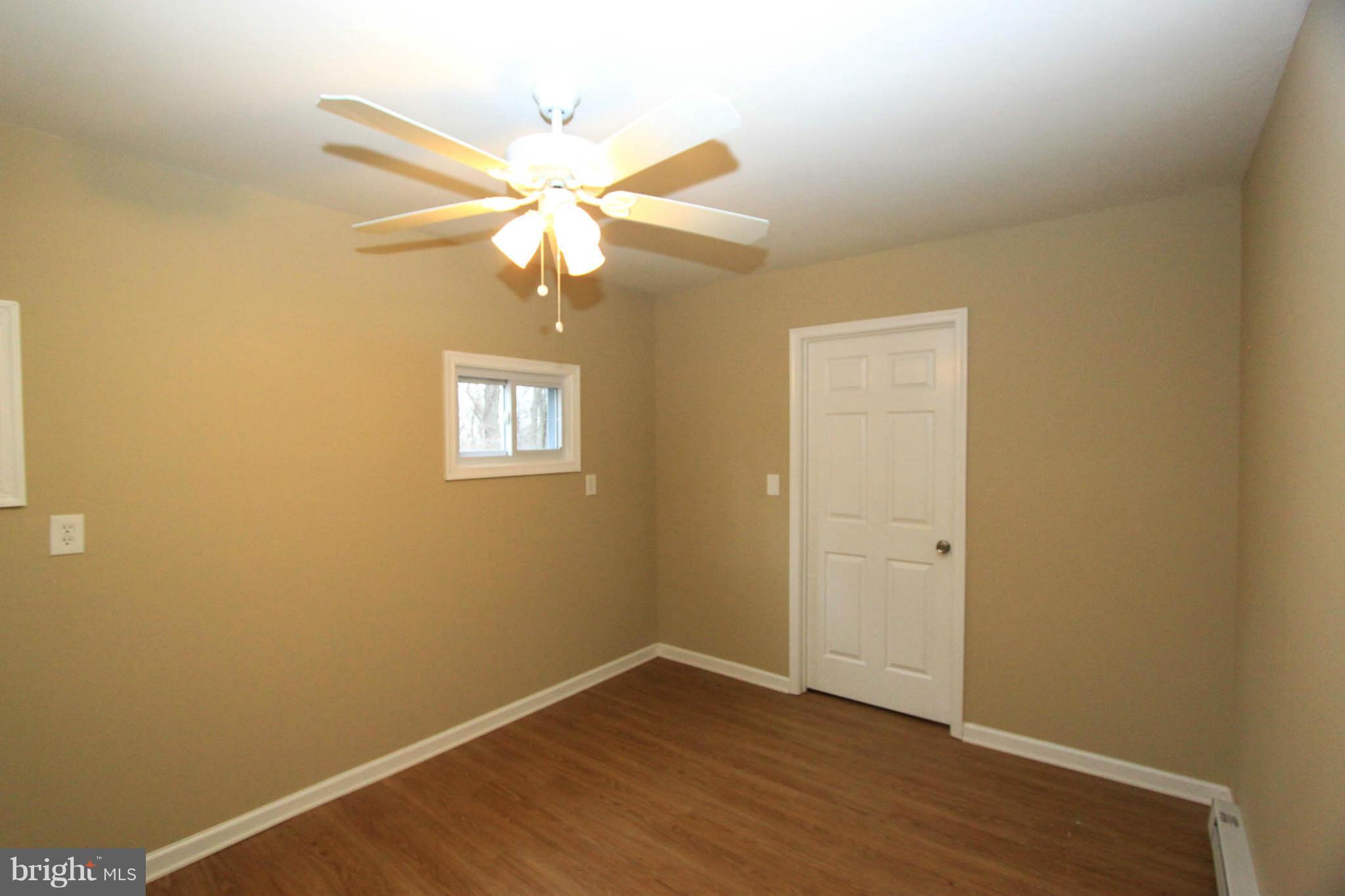 KEYES FERRY ACRES - Residential Lease