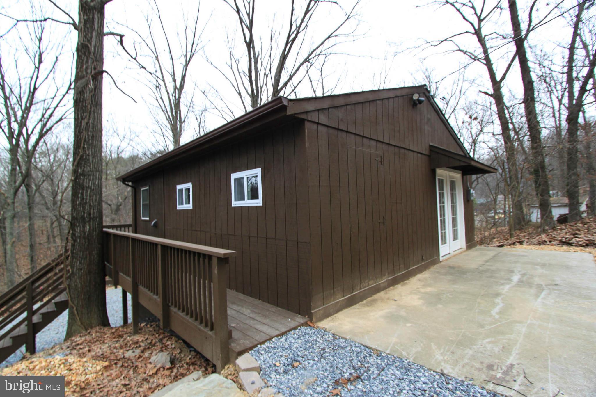 KEYES FERRY ACRES - Residential Lease