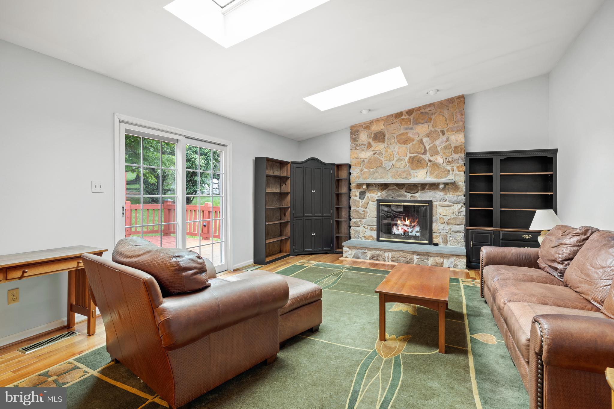 WHITE CHIMNEYS - Residential