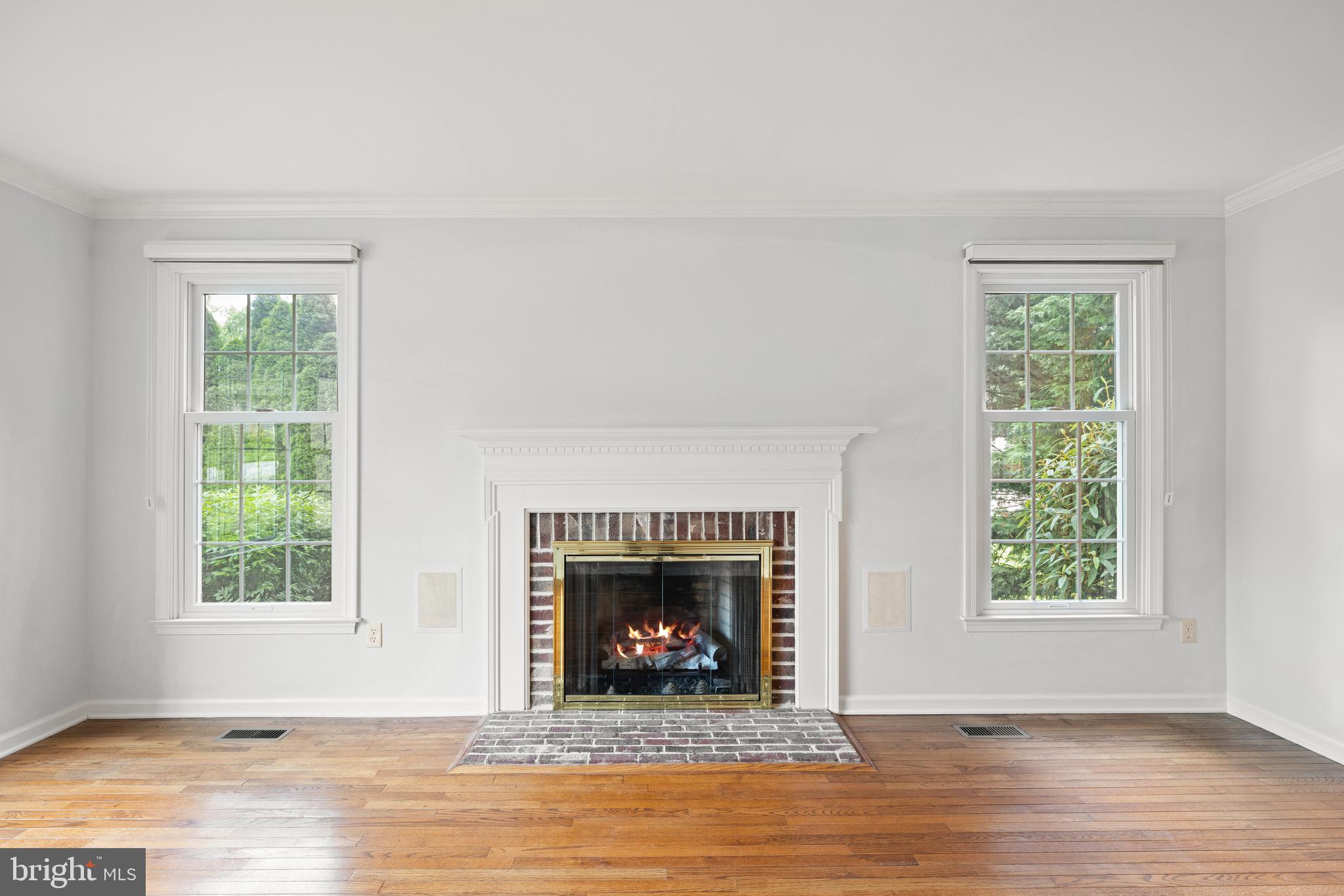 WHITE CHIMNEYS - Residential
