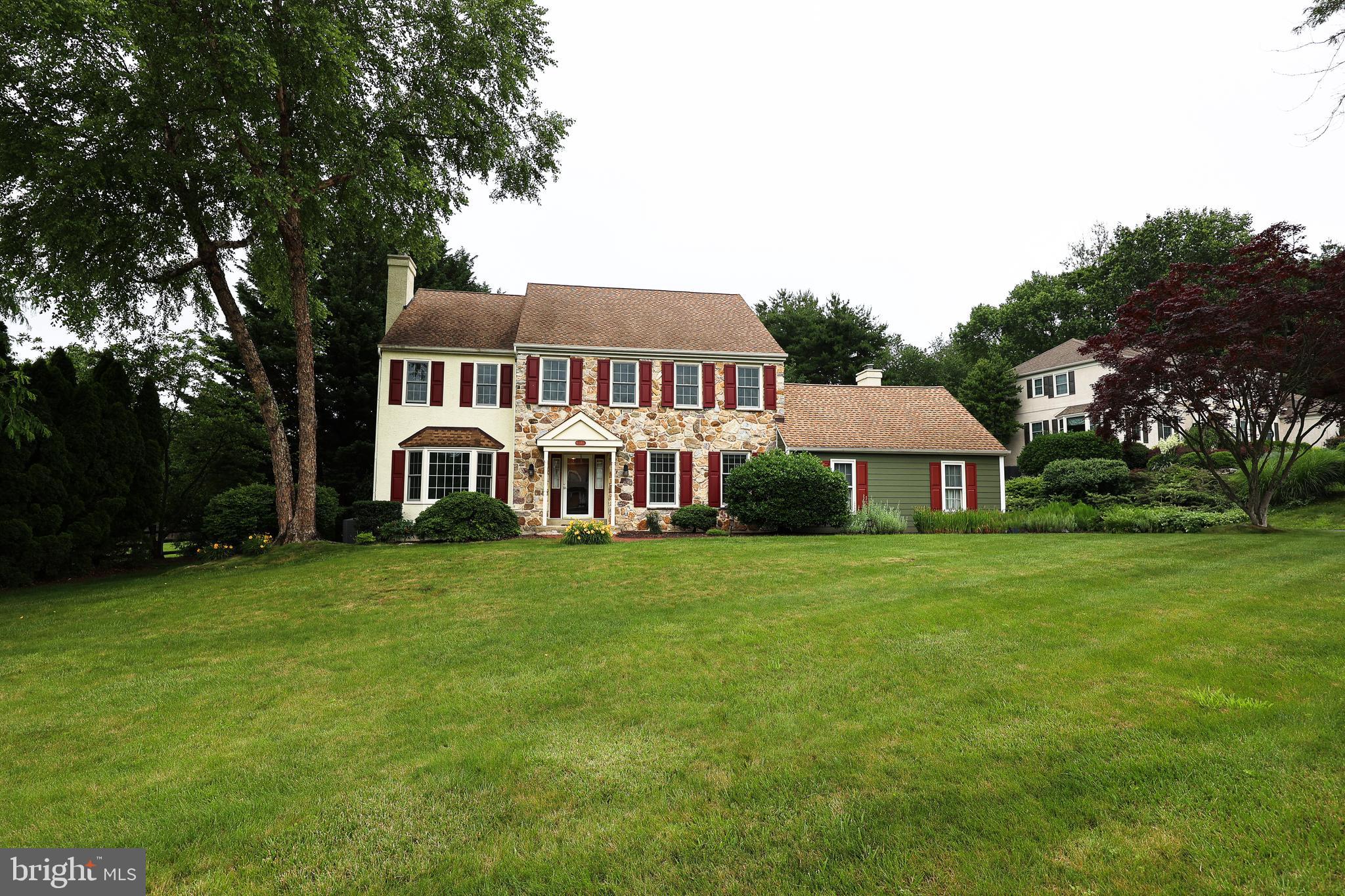 WHITE CHIMNEYS - Residential