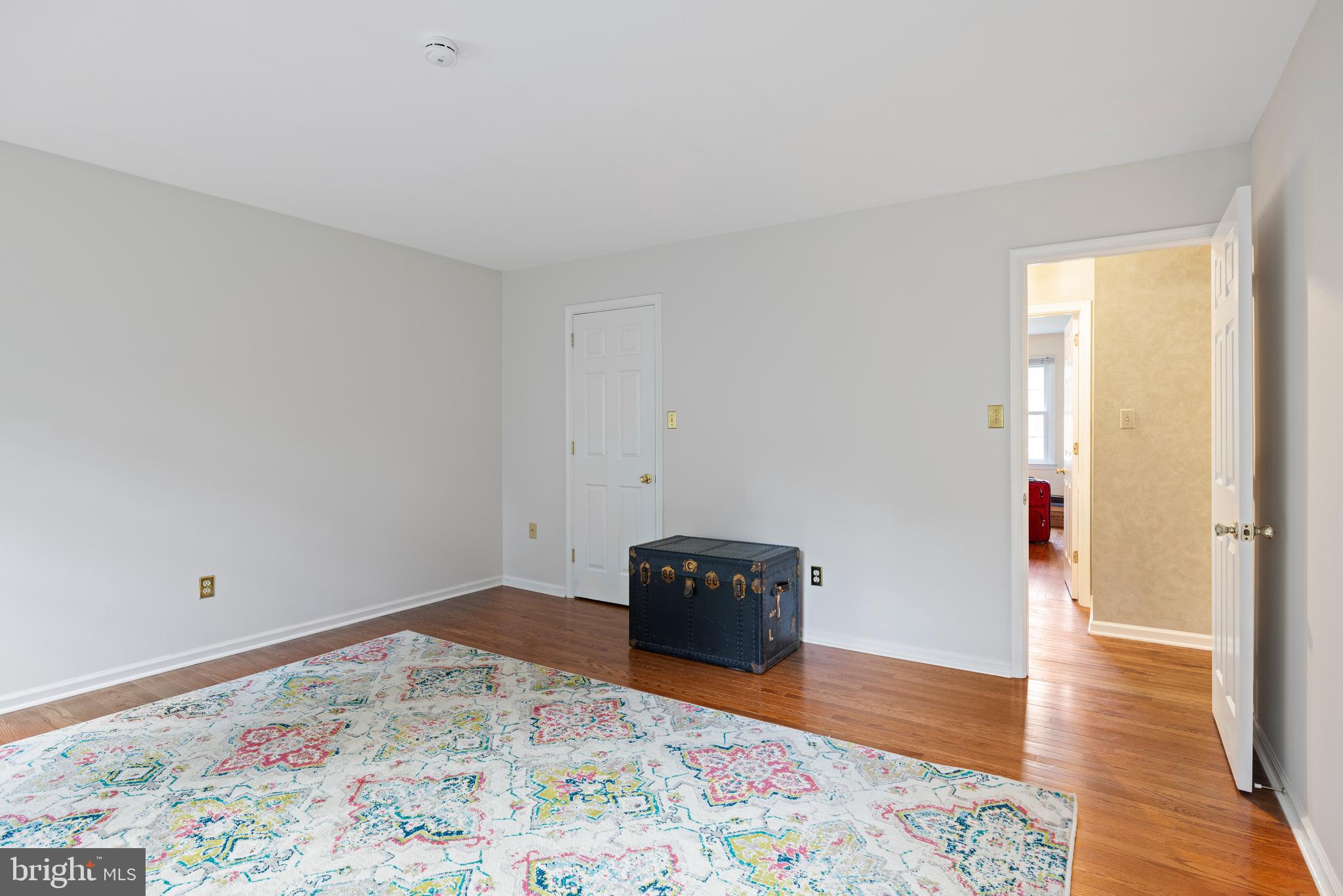 WHITE CHIMNEYS - Residential