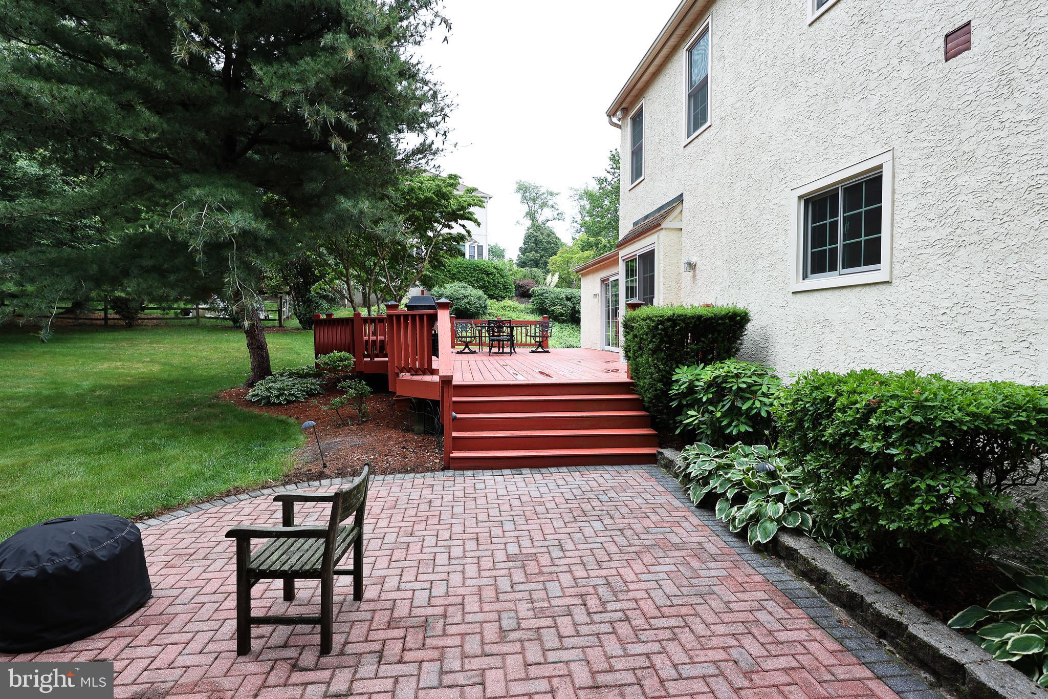 WHITE CHIMNEYS - Residential
