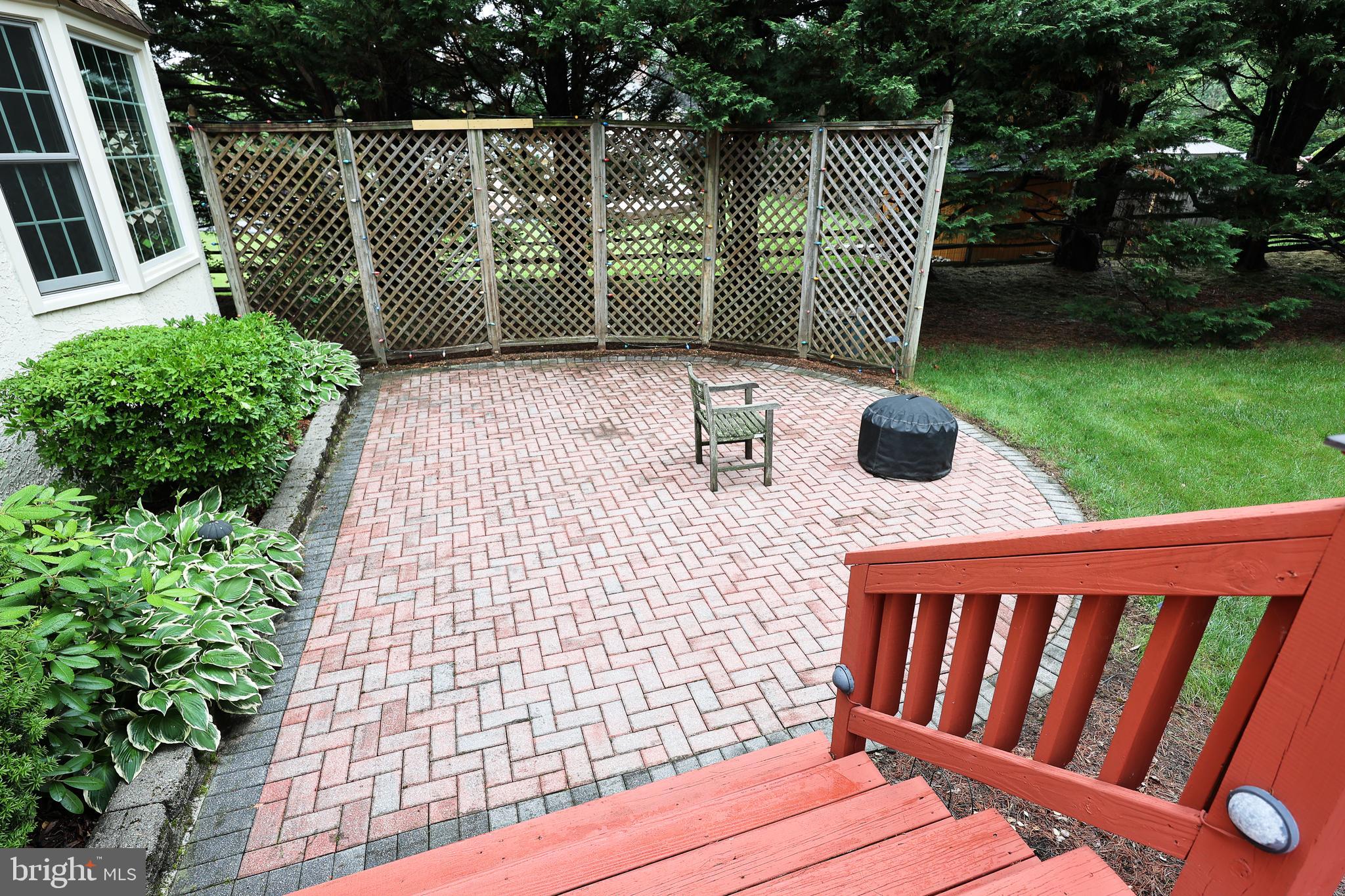 WHITE CHIMNEYS - Residential