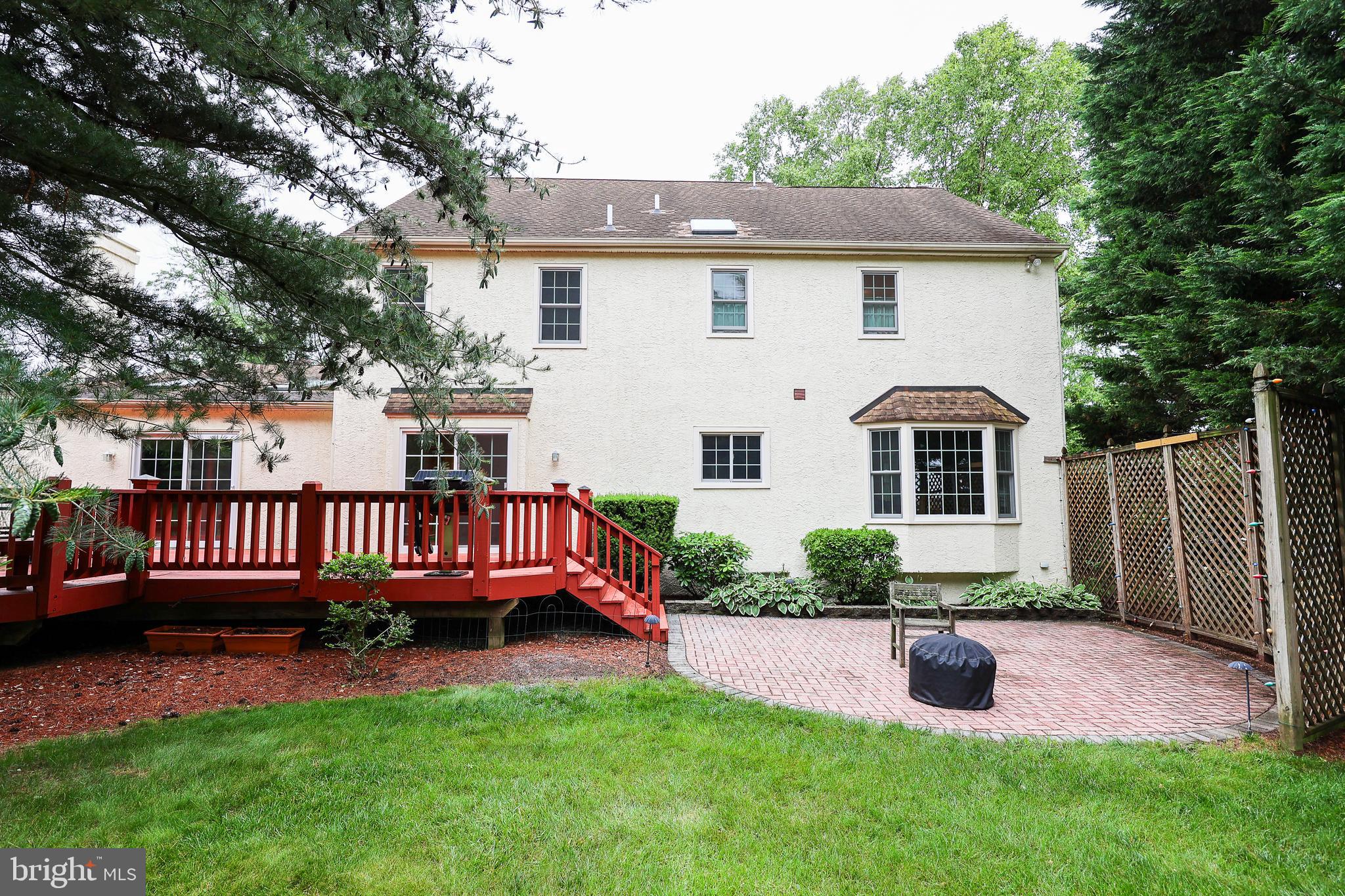 WHITE CHIMNEYS - Residential