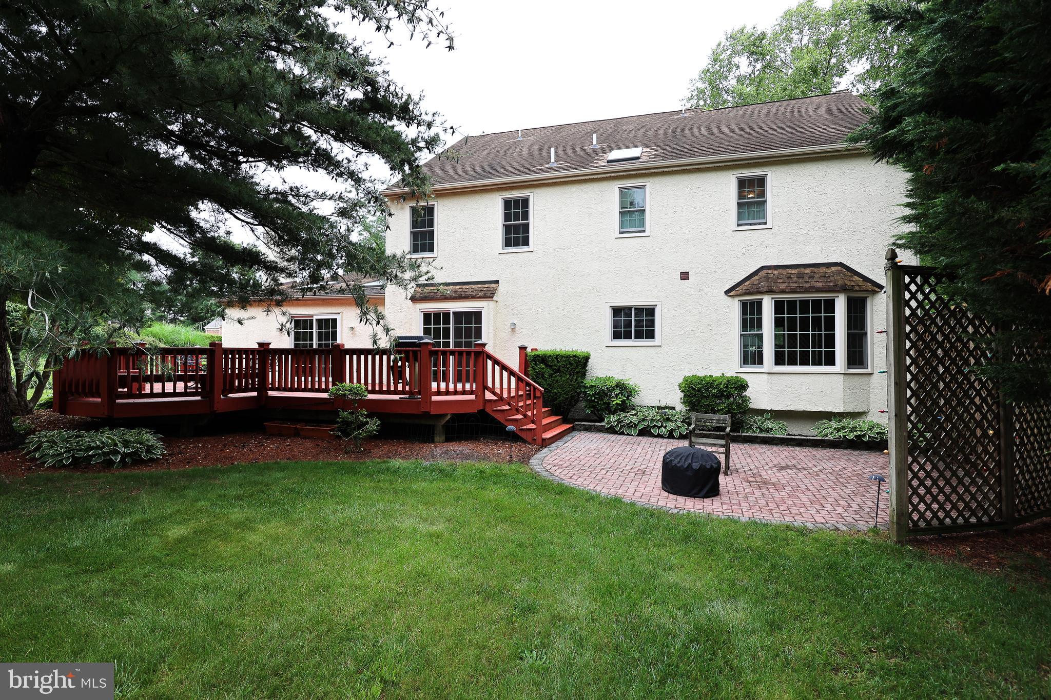 WHITE CHIMNEYS - Residential