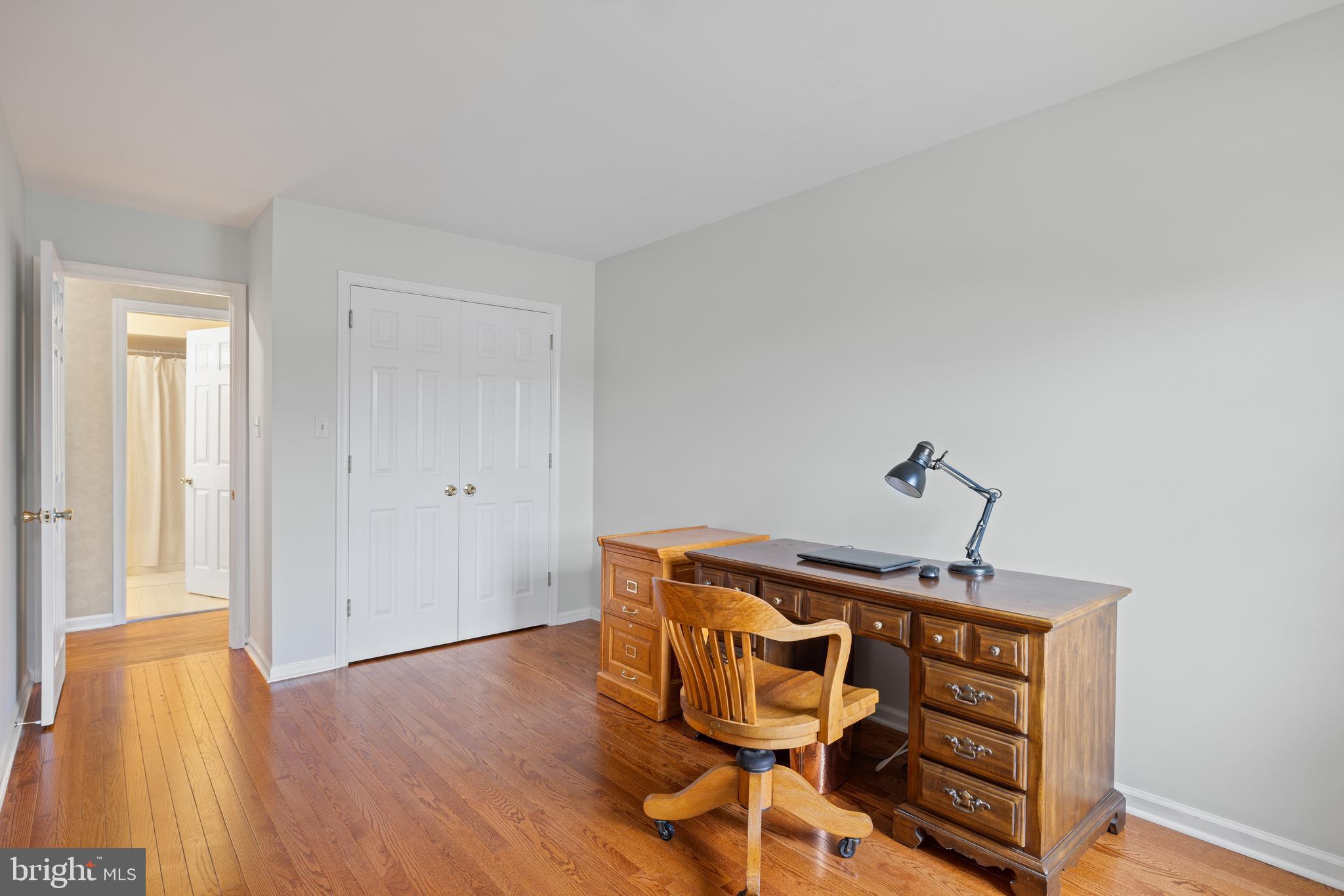 WHITE CHIMNEYS - Residential