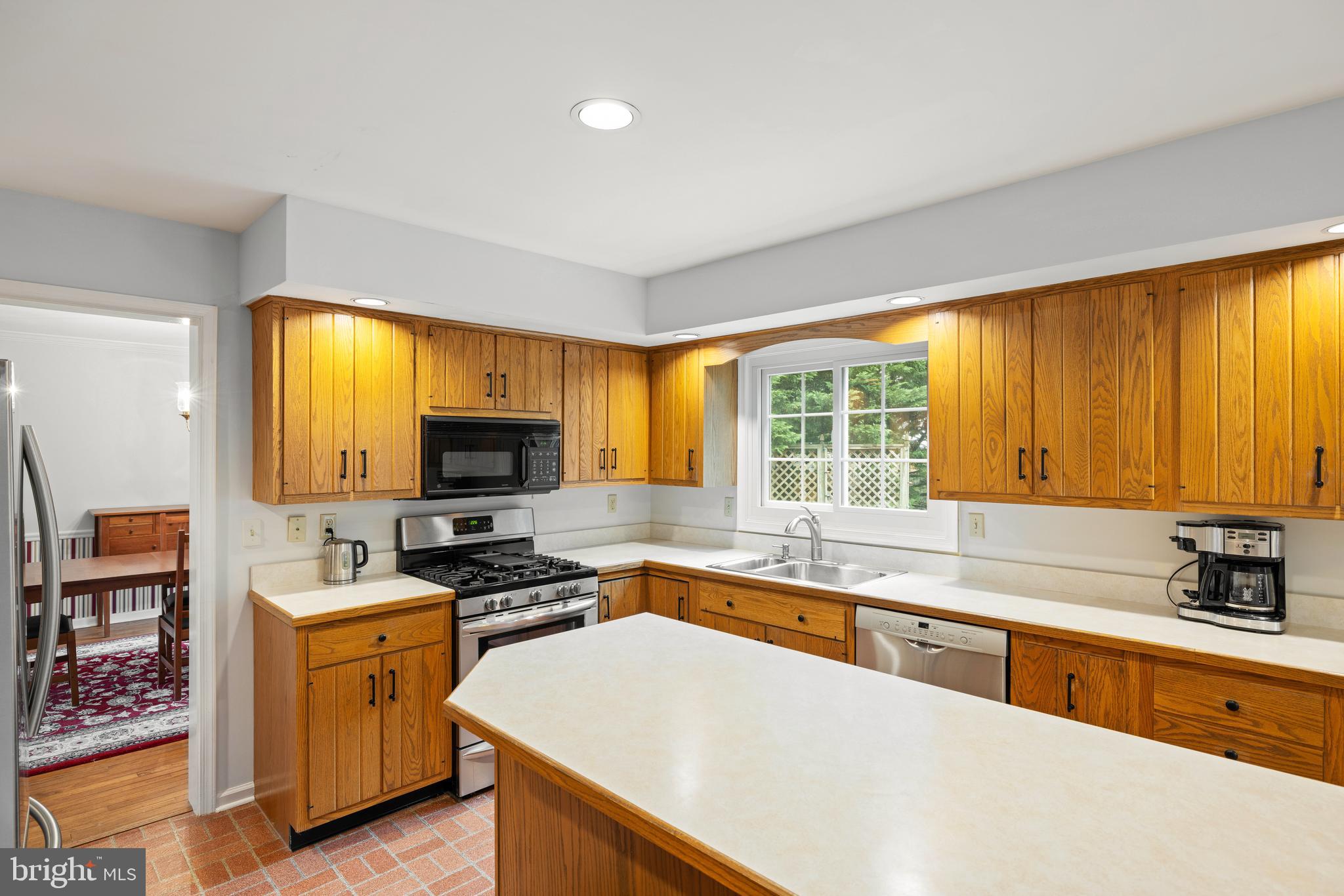 WHITE CHIMNEYS - Residential