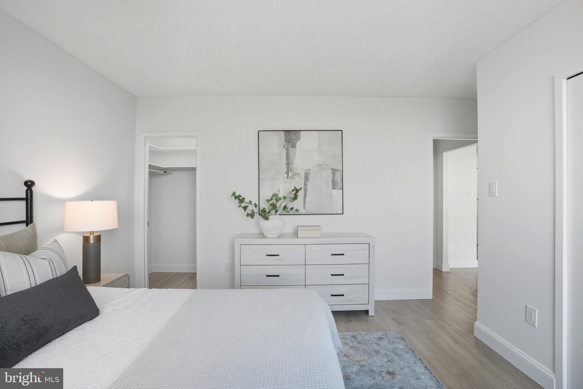 SKYLINE PLAZA - Residential