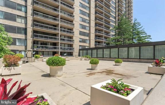 SKYLINE PLAZA - Residential