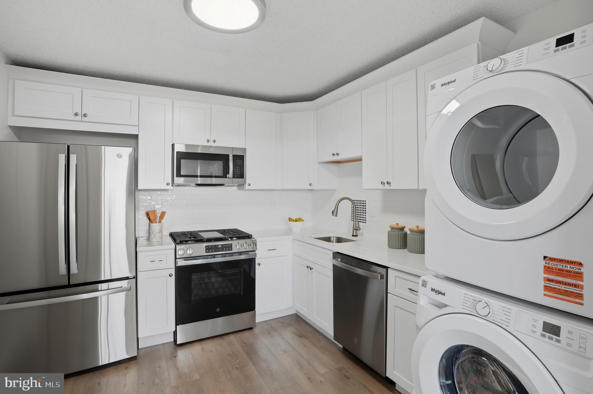 SKYLINE PLAZA - Residential