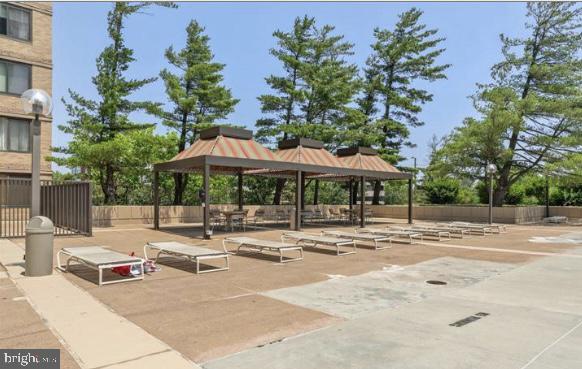 SKYLINE PLAZA - Residential