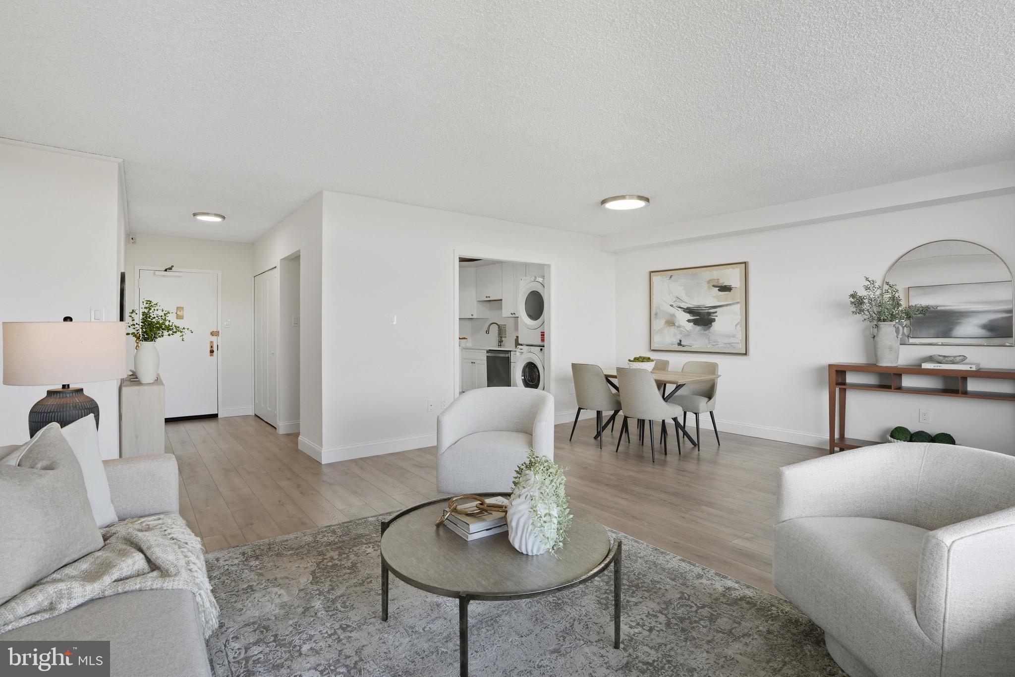 SKYLINE PLAZA - Residential