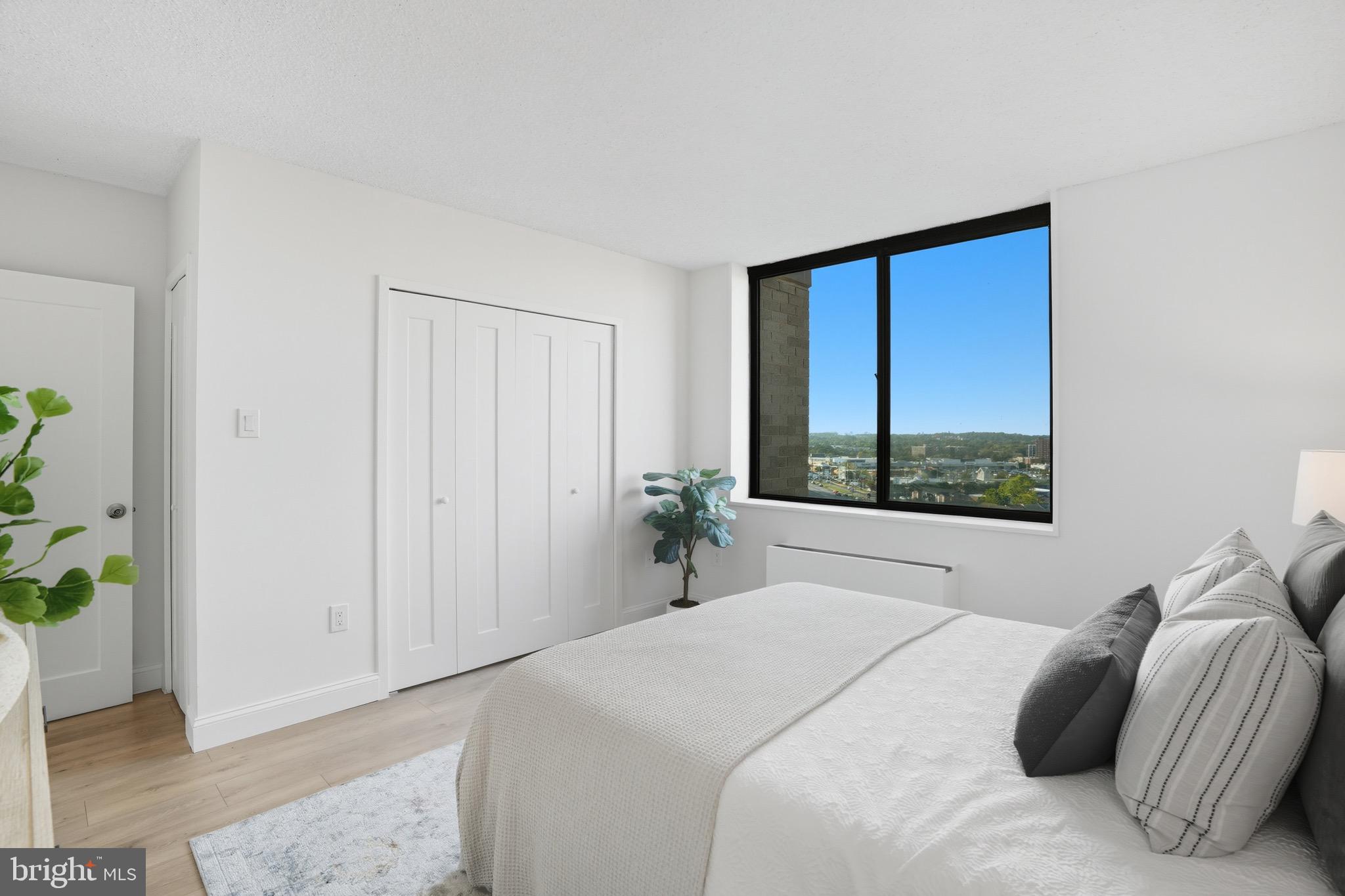 SKYLINE PLAZA - Residential