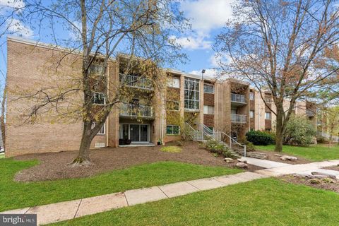 8002 CHANUTE PLACE 8 FALLS CHURCH VA 22042