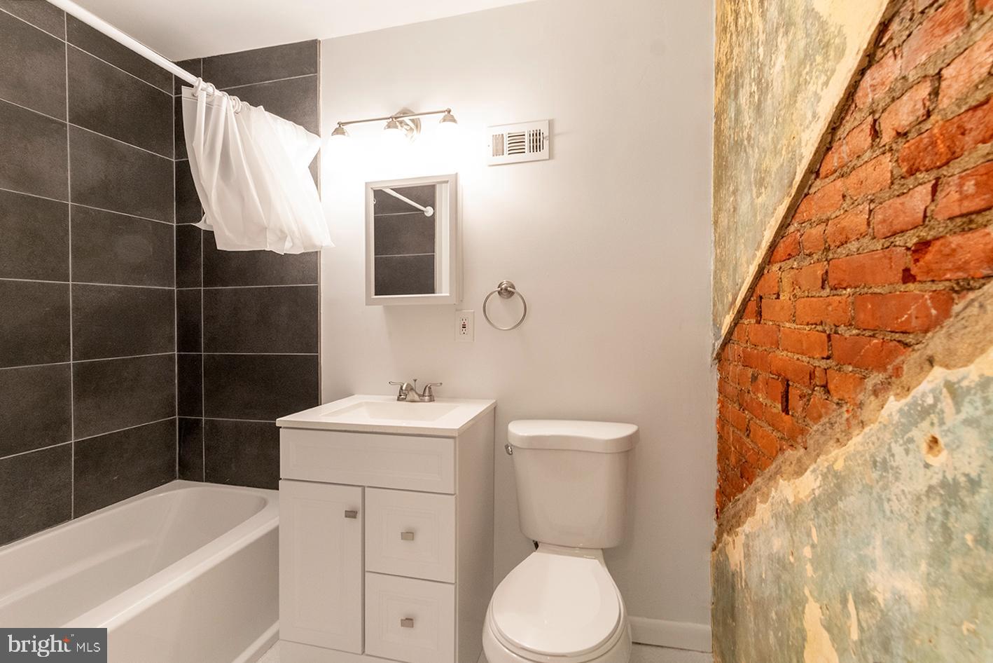 RITTENHOUSE SQUARE - Residential Lease