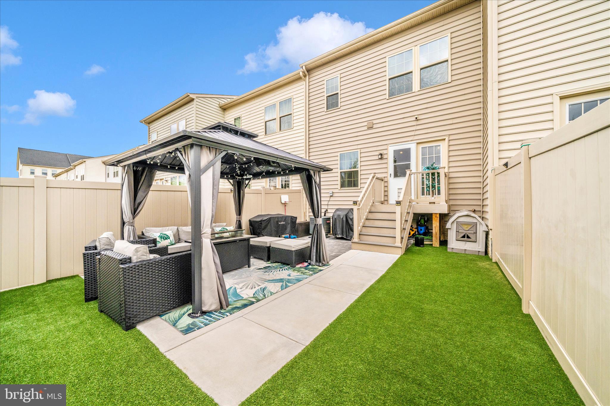 OAKDALE VILLAGE - Residential