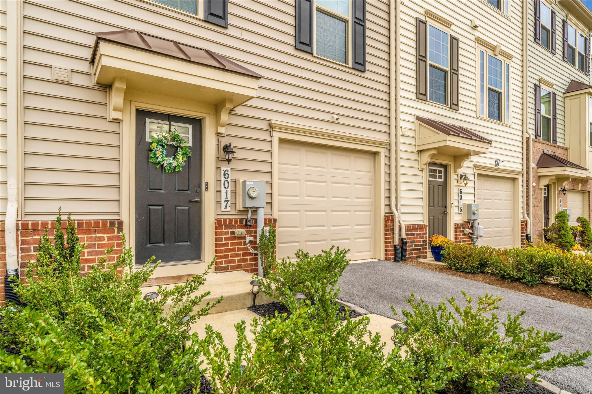 OAKDALE VILLAGE - Residential