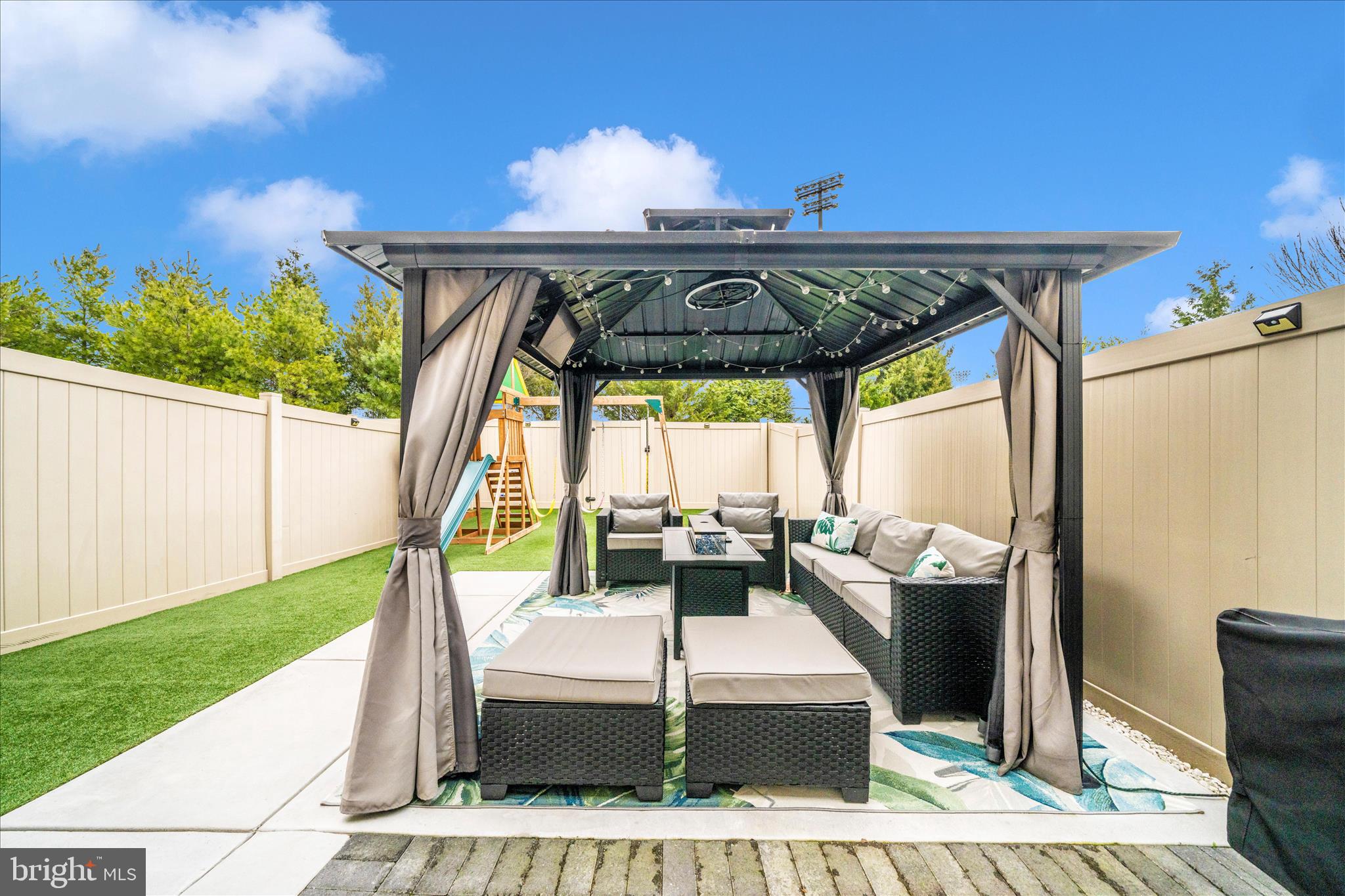 OAKDALE VILLAGE - Residential