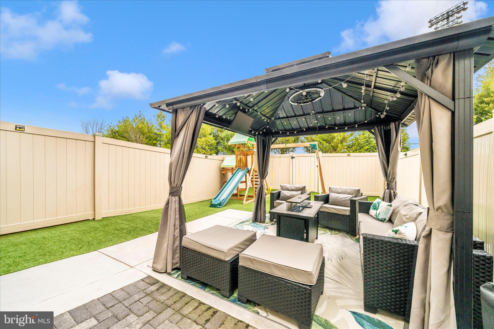 OAKDALE VILLAGE - Residential