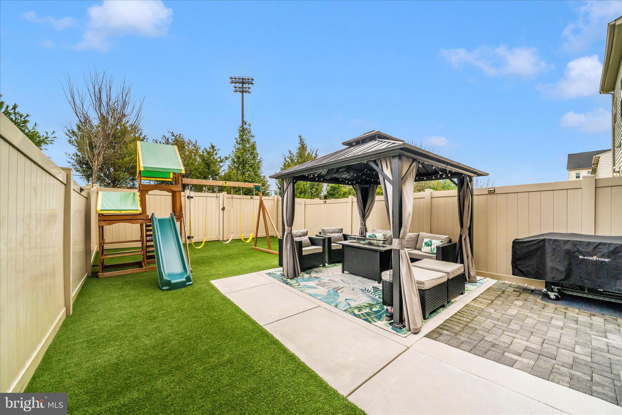 OAKDALE VILLAGE - Residential