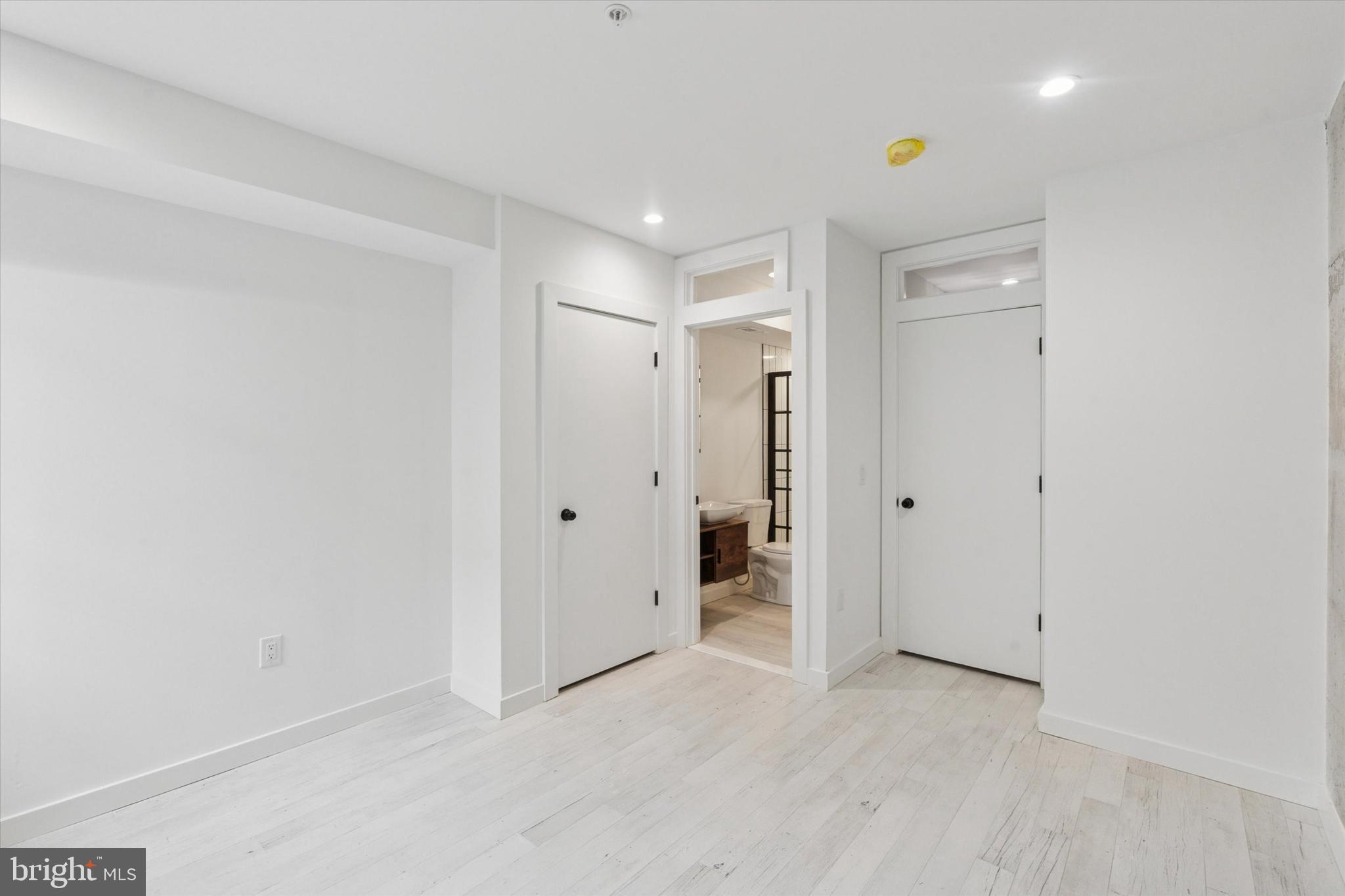 STRAWBERRY MANSION - Residential