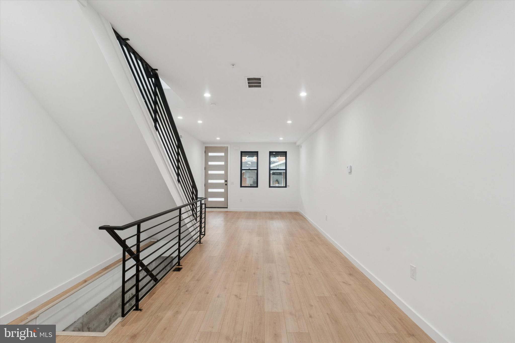 STRAWBERRY MANSION - Residential