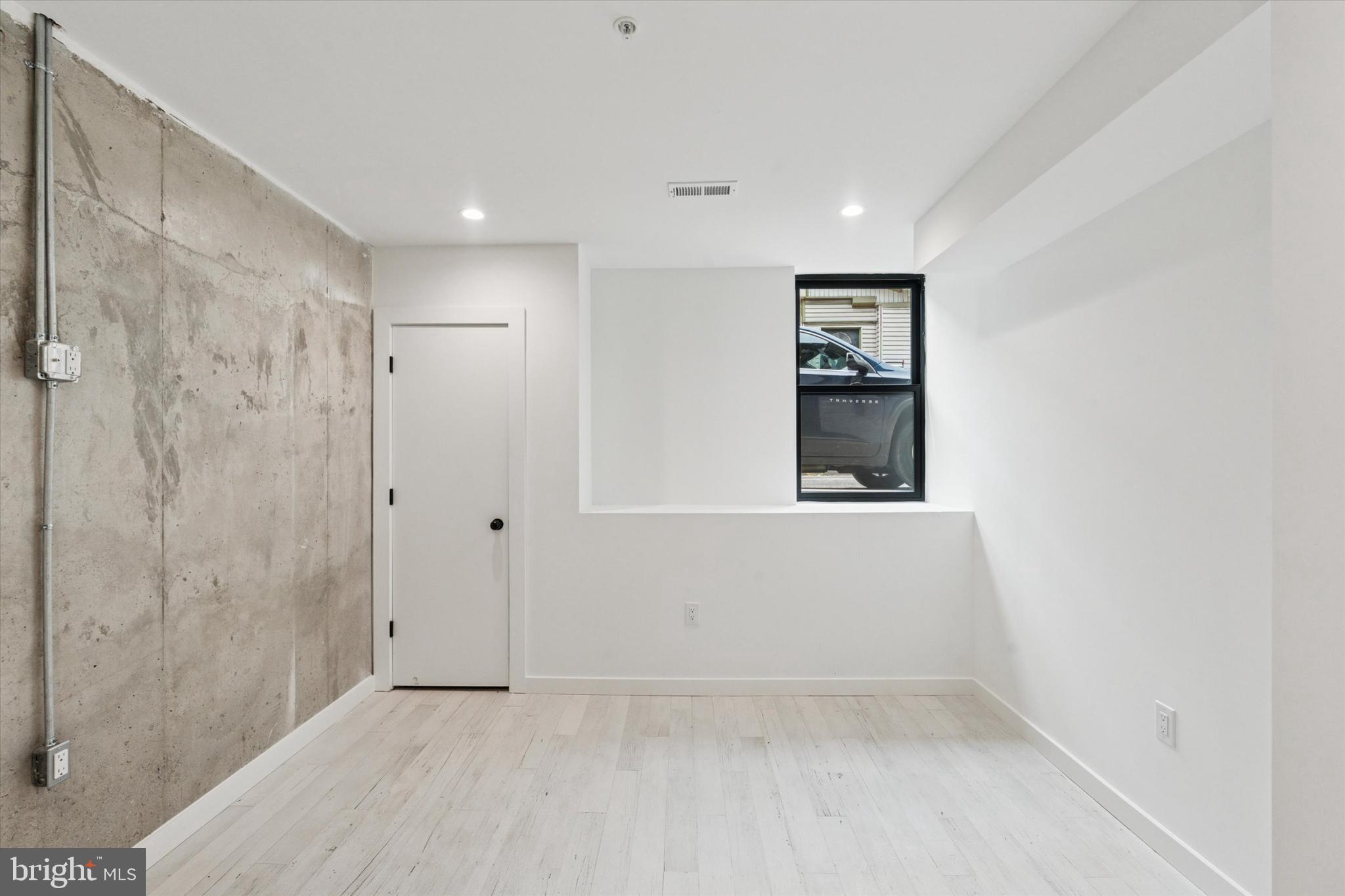 STRAWBERRY MANSION - Residential