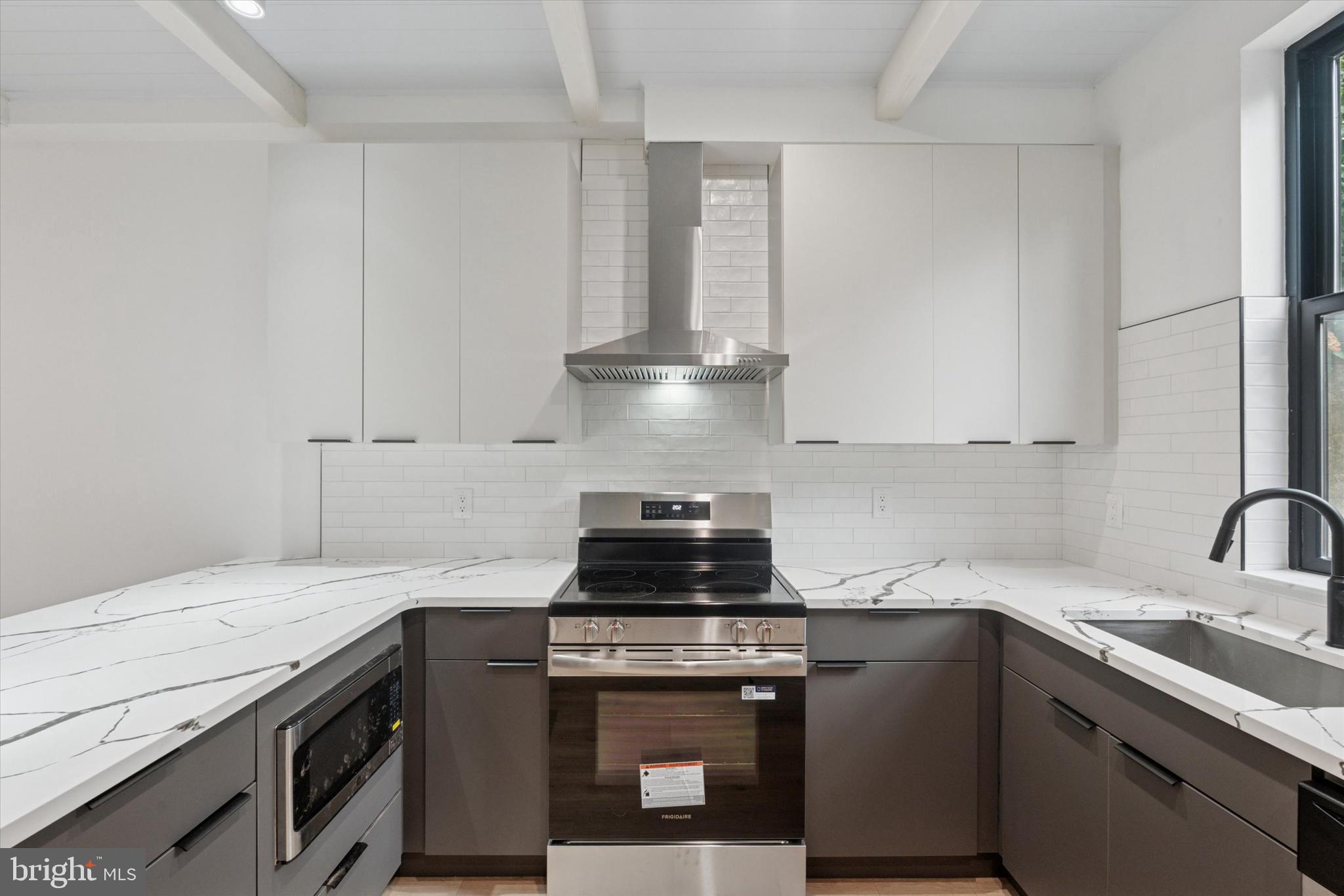 STRAWBERRY MANSION - Residential