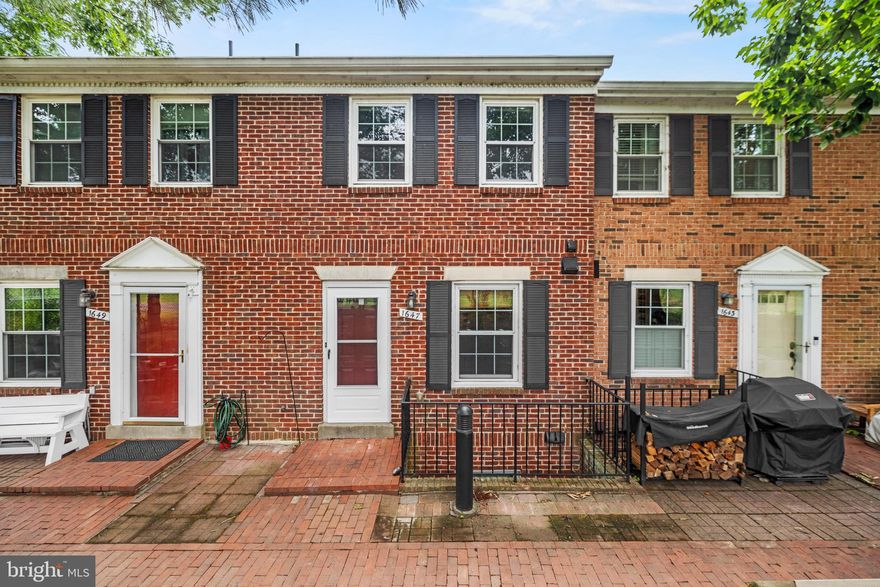 Light & Bright Arlington Townhouse Backs to Golf Course! Enjoy this freshly painted 2-bedroom, 2.5-bath interior unit featuring abundant natural light and stunning views of the pristine Army Navy Country Club. The kitchen boasts newer appliances including a brand new refrigerator and ample cabinet space, while the living/dining area includes a cozy fireplace, custom built-in bookshelves, and storage. The downstairs features Pergo and tile flooring, complemented by freshly installed carpet with upgraded padding. Upstairs, two primary suites offer vaulted ceilings, ample closet space, and private baths. An attic provides additional storage. Includes an assigned parking space and ample visitor parking. Fantastic location near restaurants, grocery stores, entertainment, and Metro Bus, with fast access to Crystal City, the Pentagon, and DC. Available August 1st. No pets, no smoking.