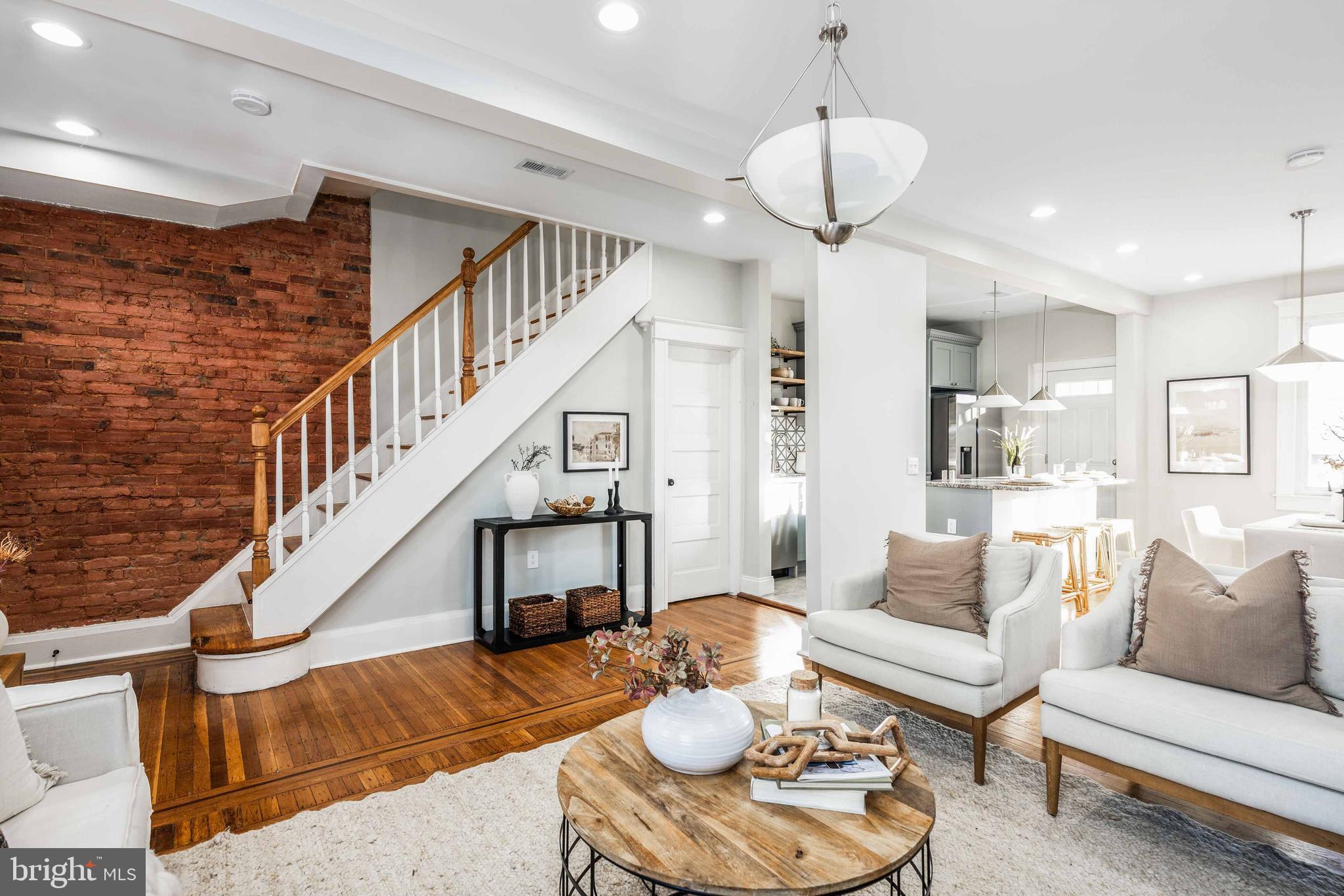 MONTEBELLO - Residential