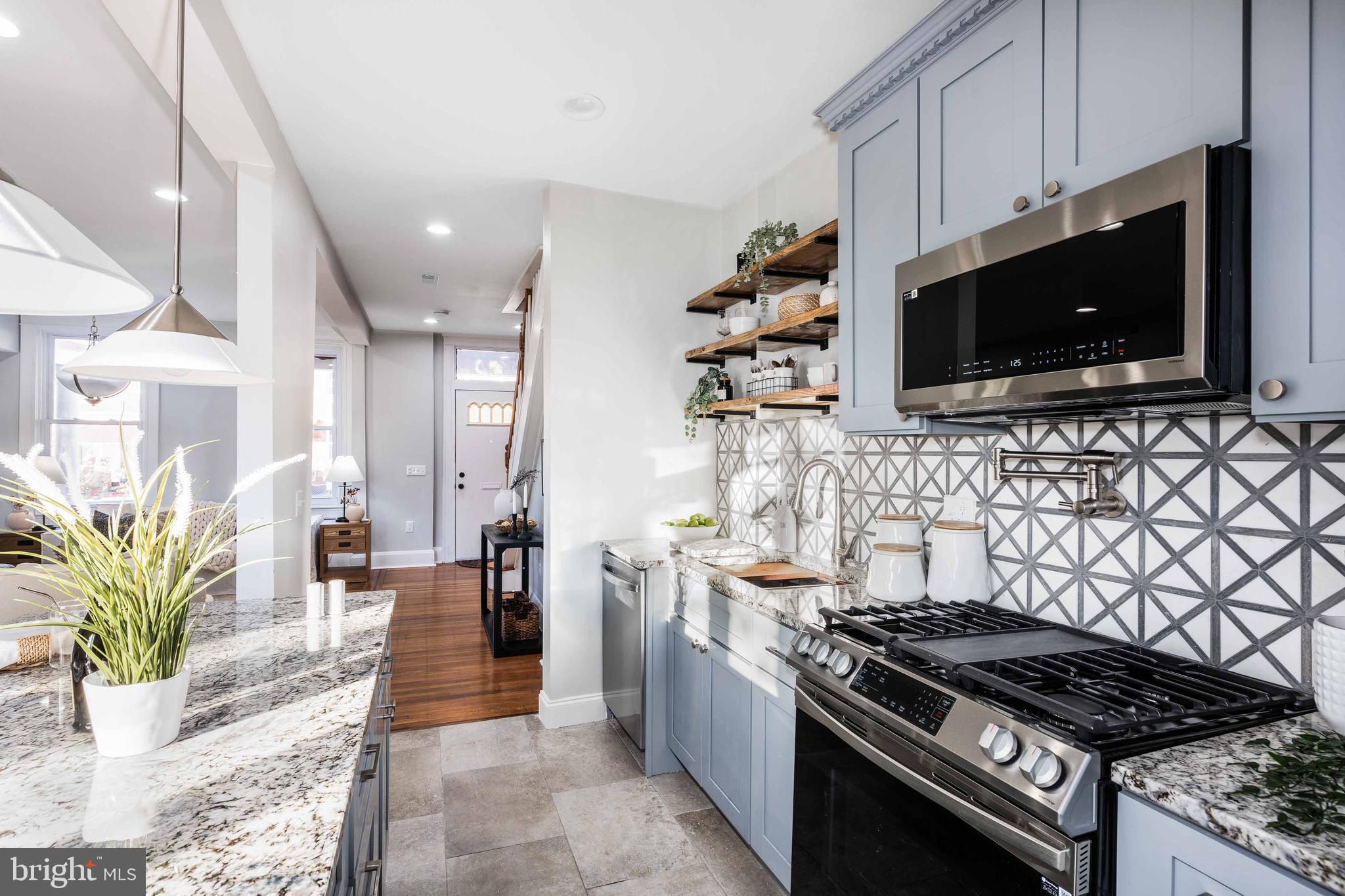 MONTEBELLO - Residential