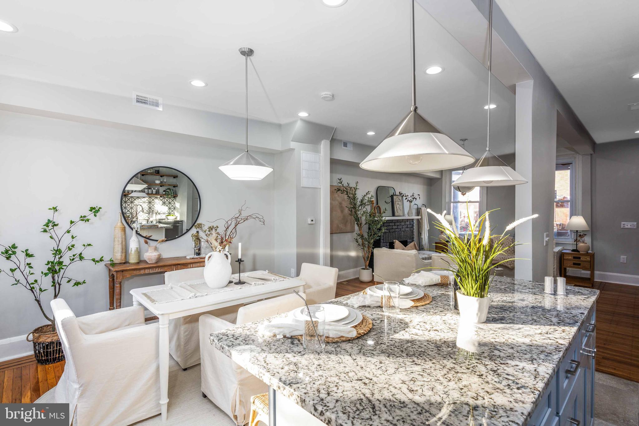 MONTEBELLO - Residential