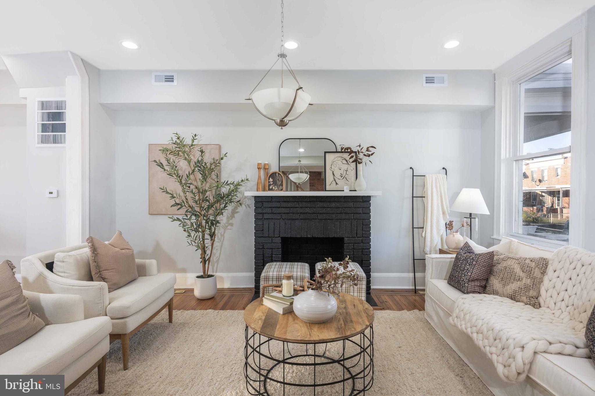 MONTEBELLO - Residential