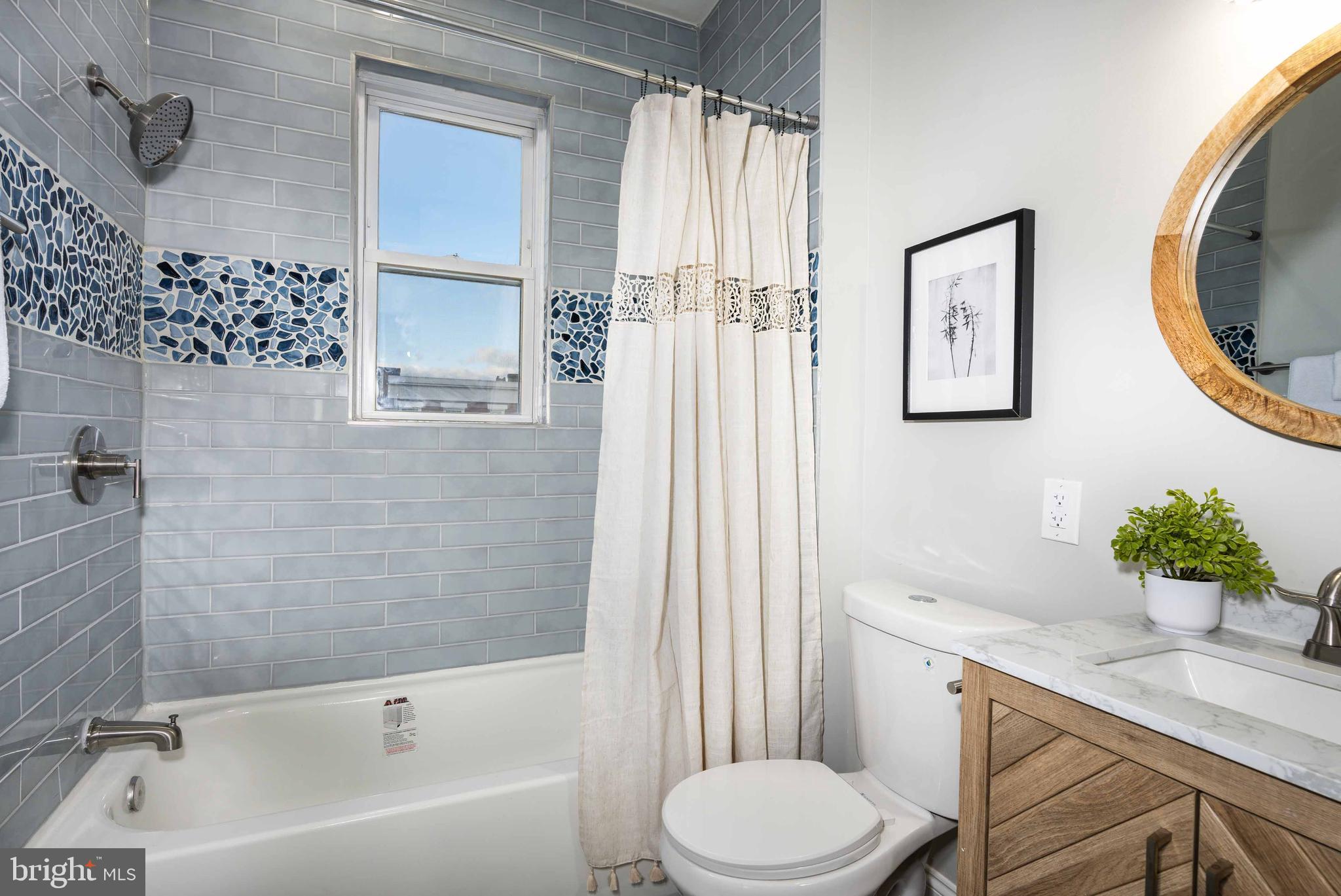 MONTEBELLO - Residential