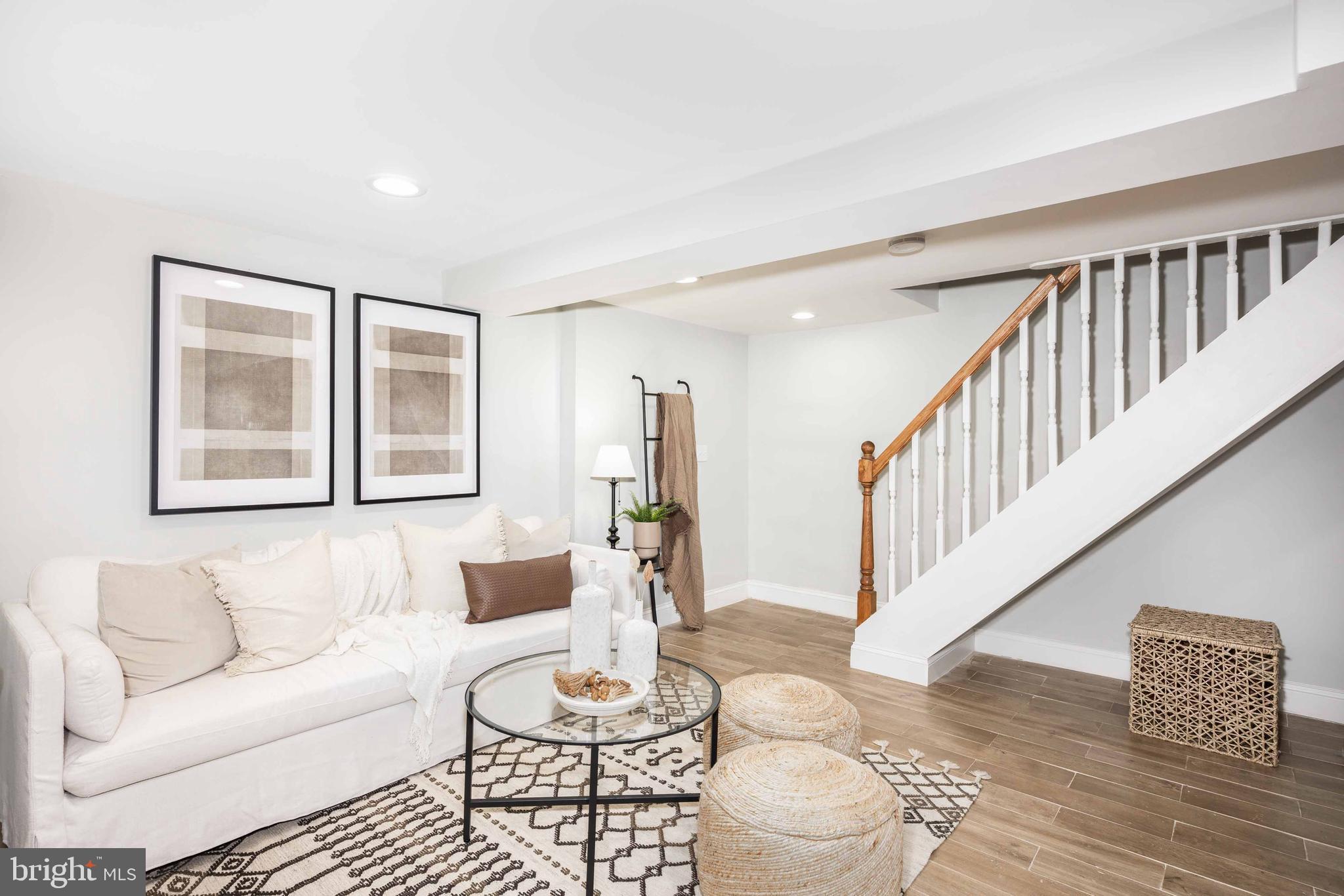 MONTEBELLO - Residential