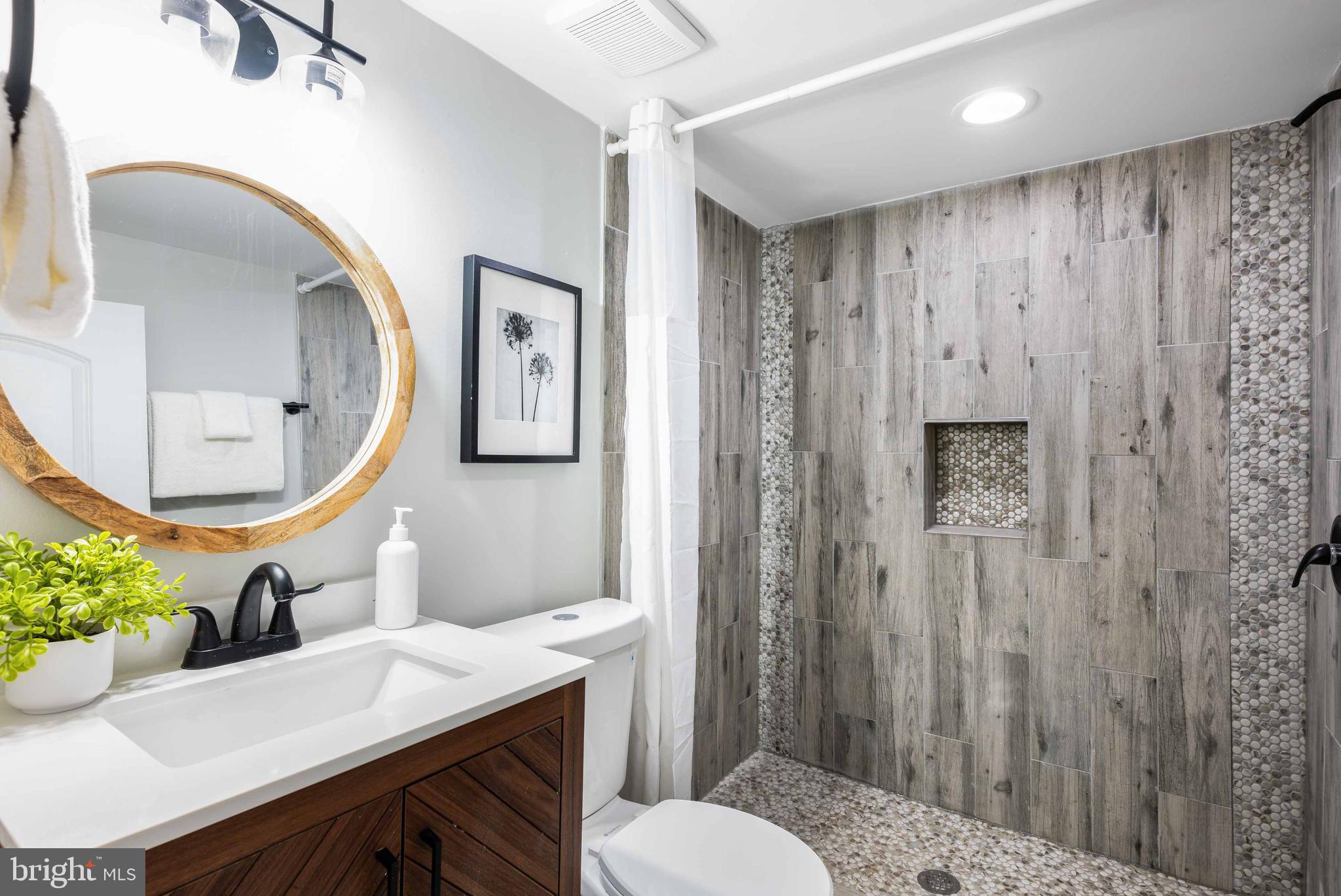 MONTEBELLO - Residential