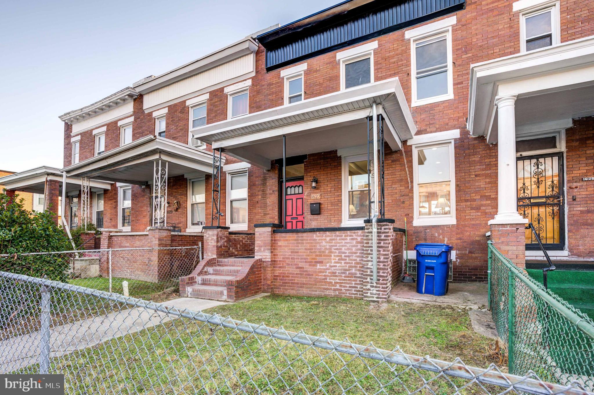 MONTEBELLO - Residential