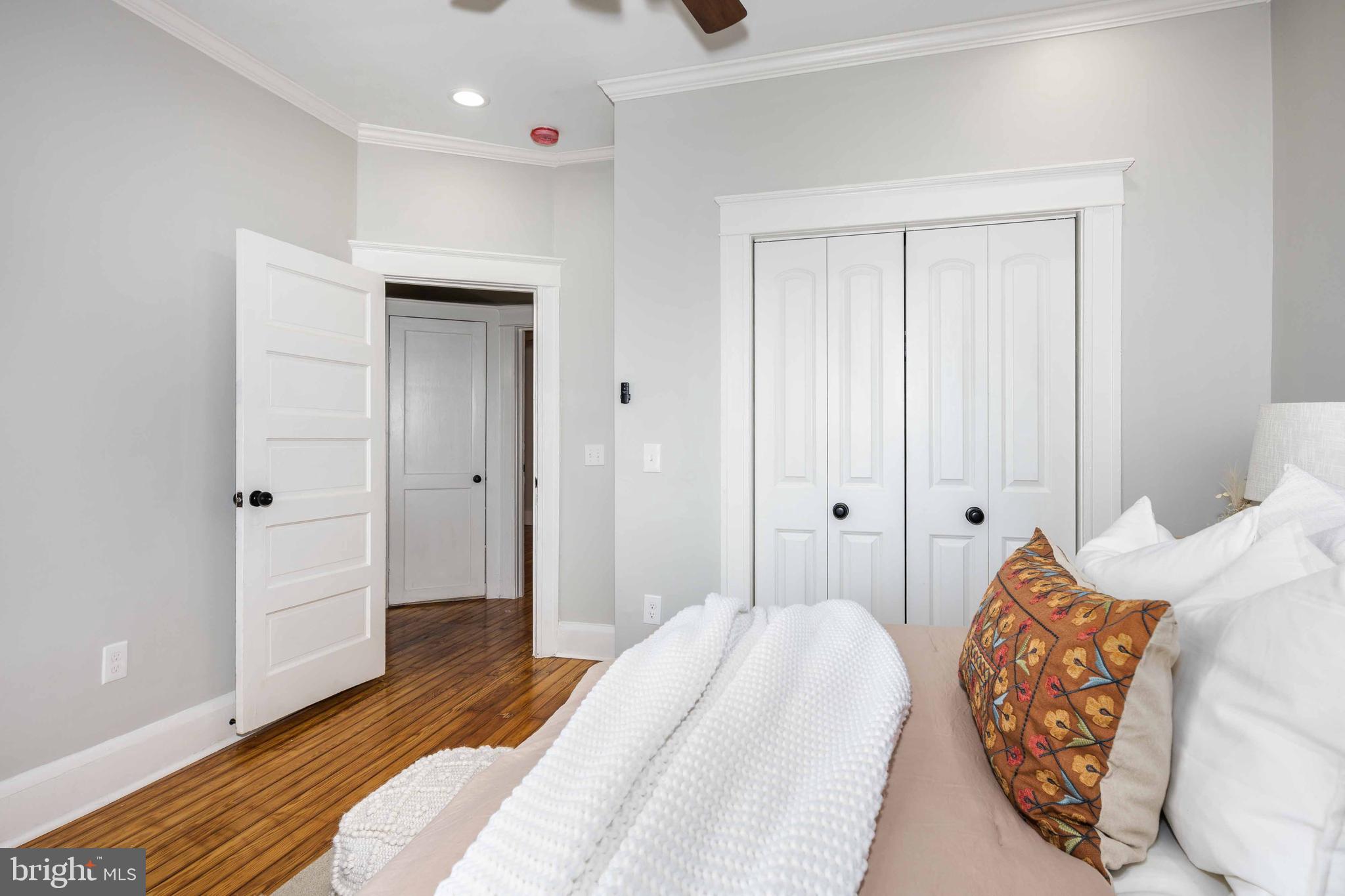 MONTEBELLO - Residential