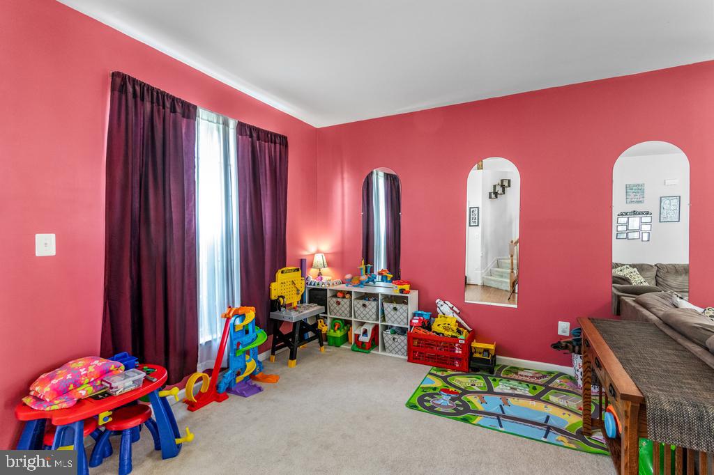 LEE'S PARKE - THE FALLS - Residential