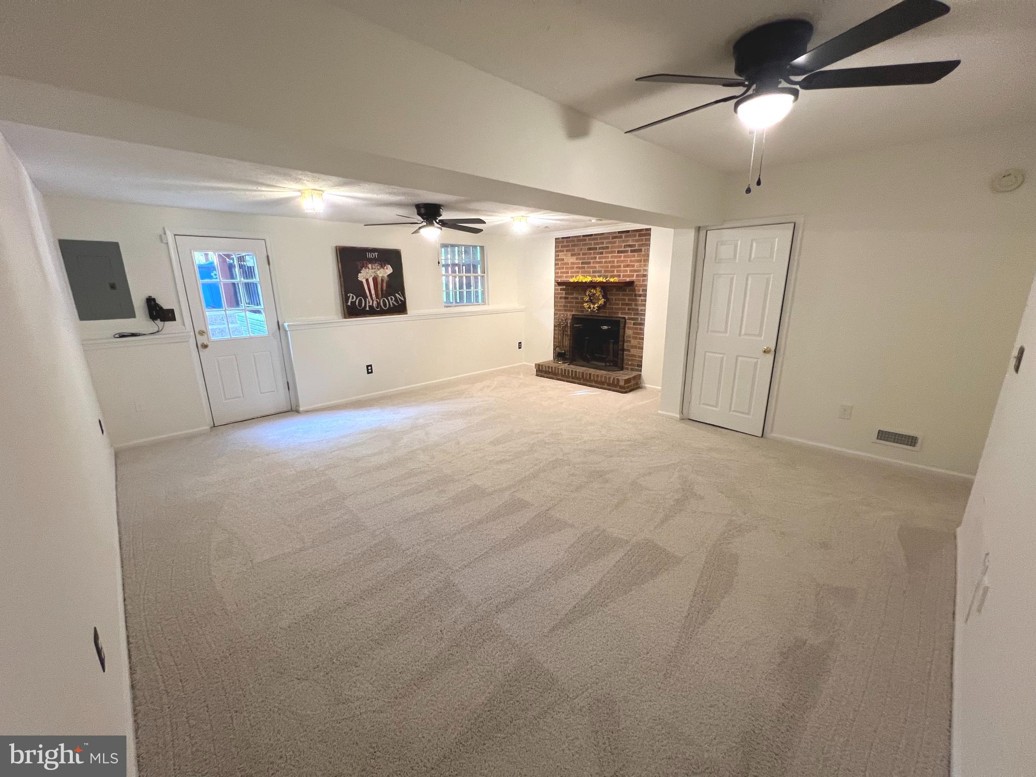 ASHBURN VILLAGE - Residential