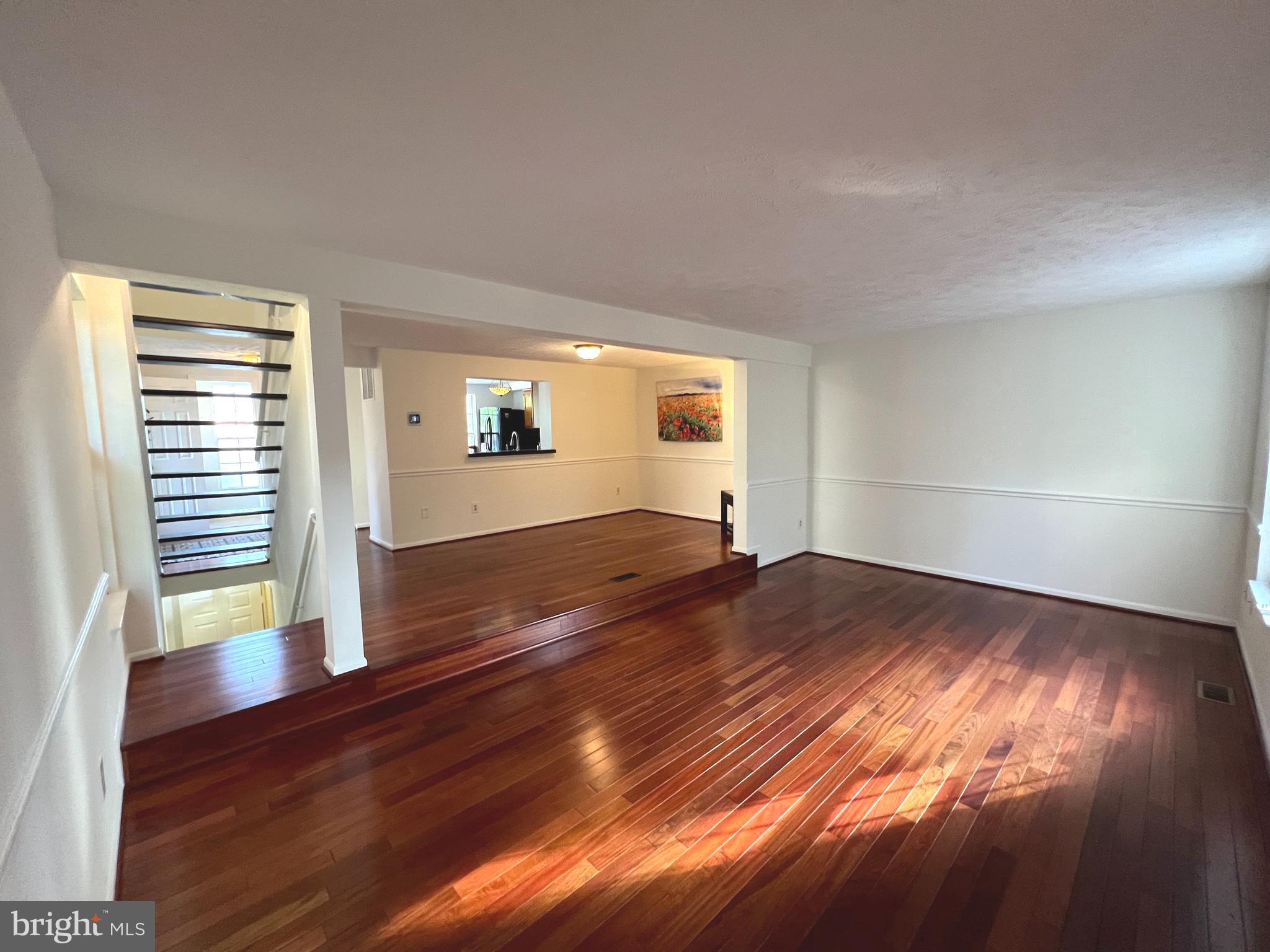 ASHBURN VILLAGE - Residential