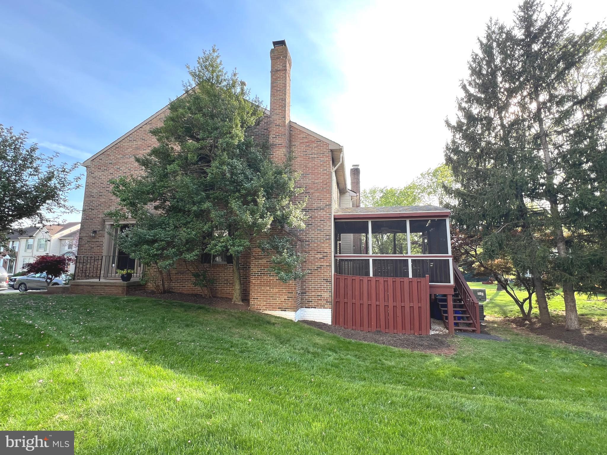 ASHBURN VILLAGE - Residential