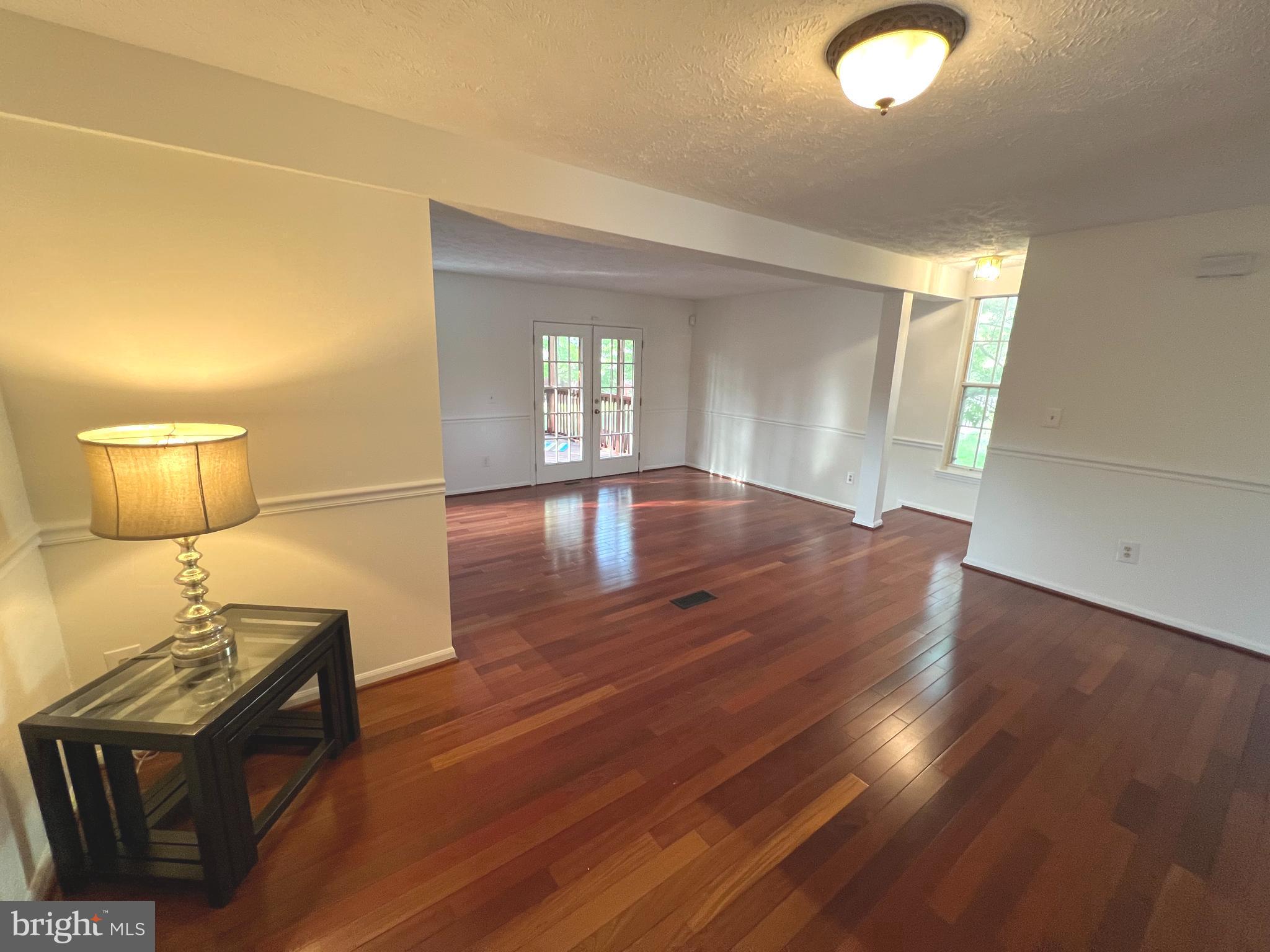 ASHBURN VILLAGE - Residential