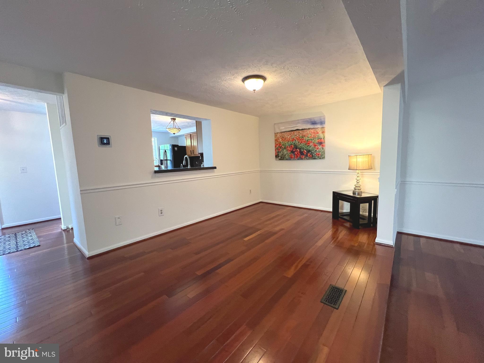 ASHBURN VILLAGE - Residential